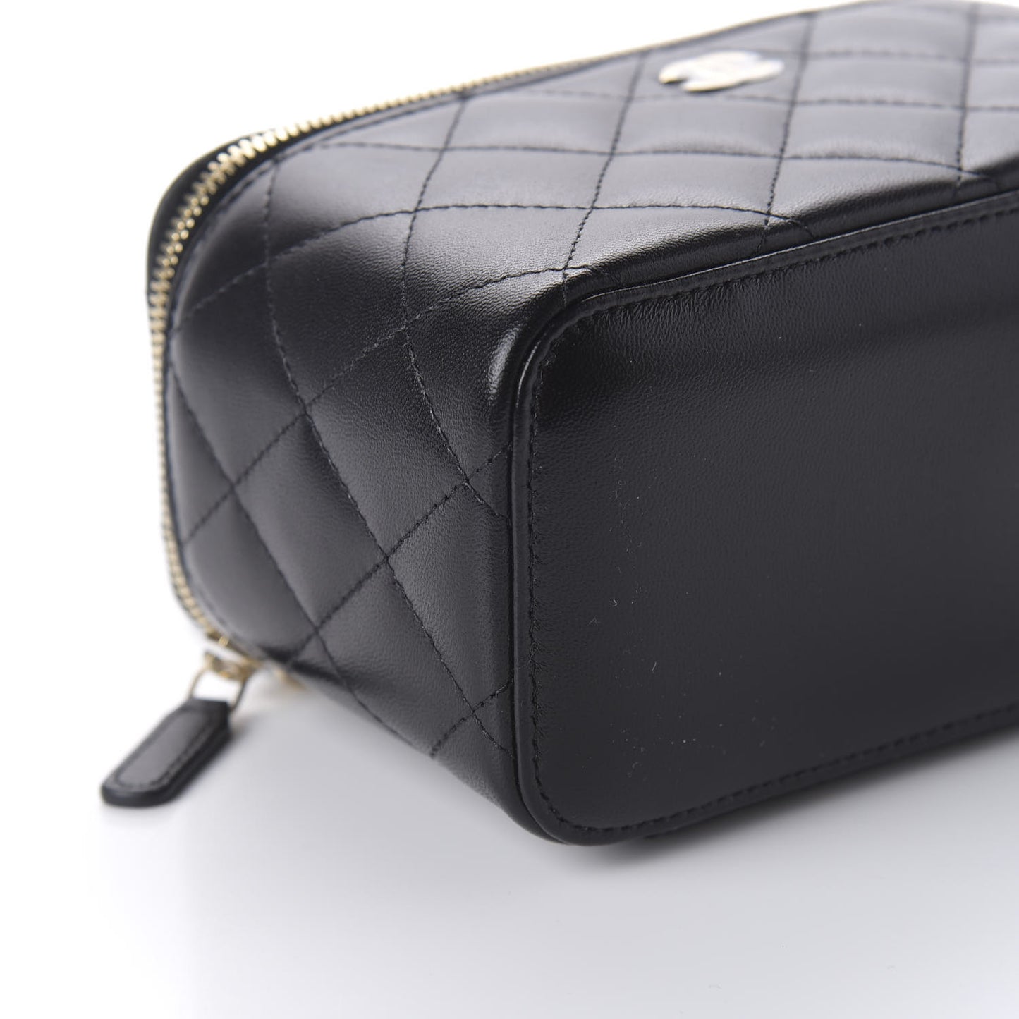 Lambskin Quilted Small Vanity Case With Chain Black