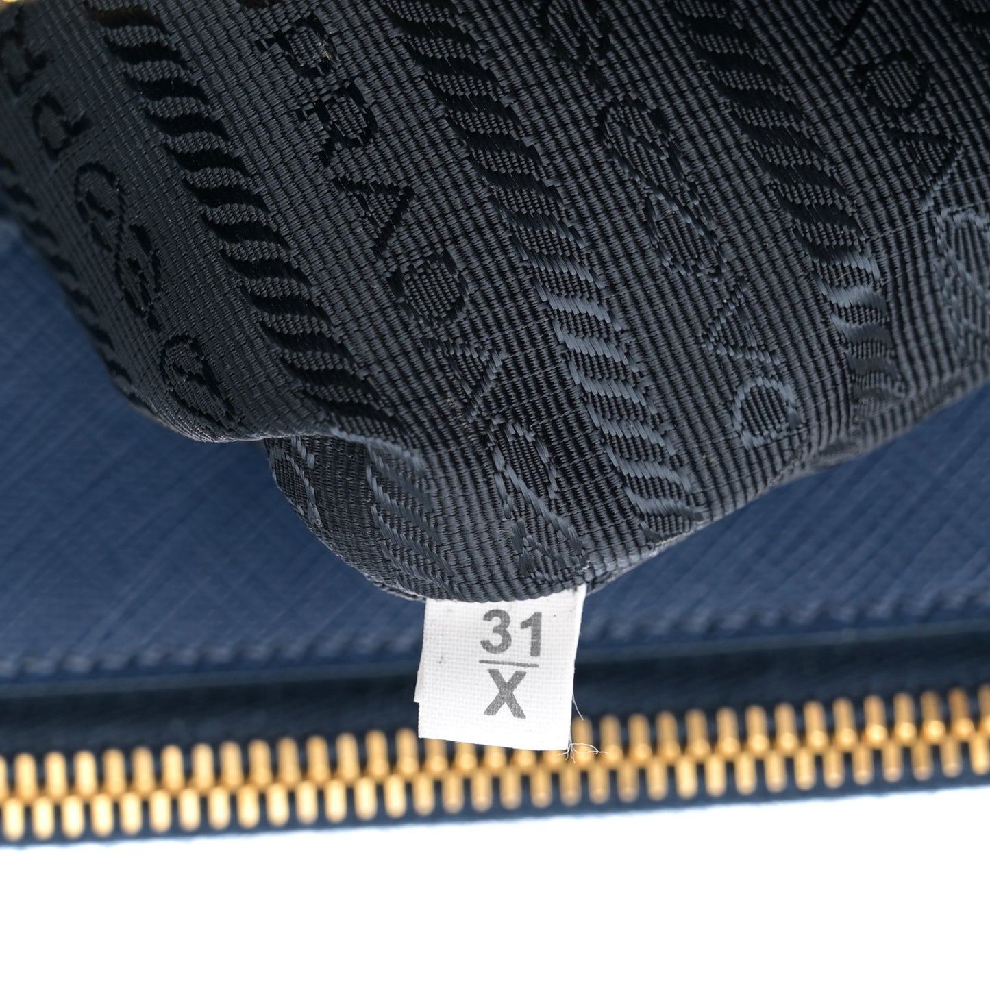 Saffiano Medium Galleria Double Zip Tote Bluette