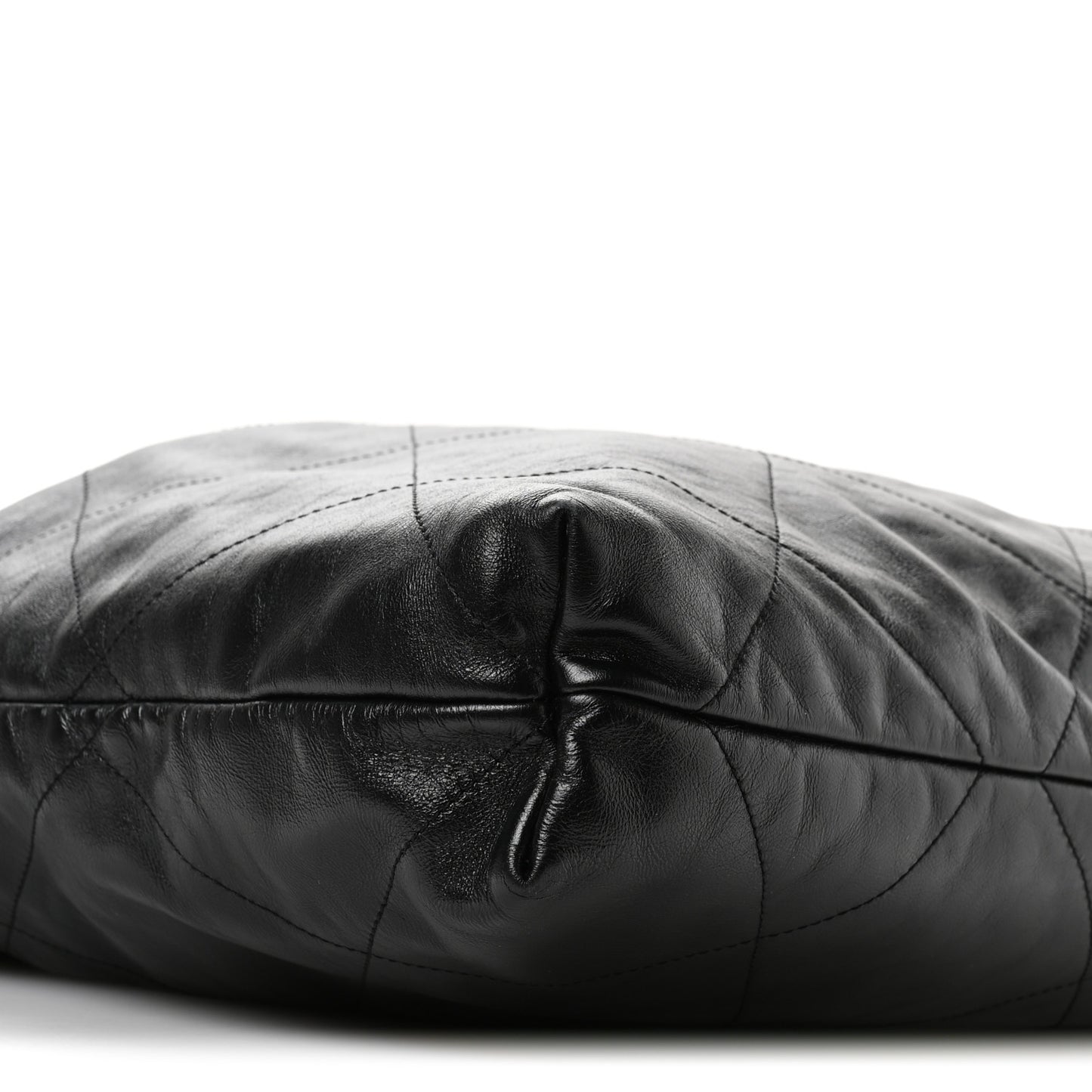 Shiny Calfskin Quilted Chanel 22 Black