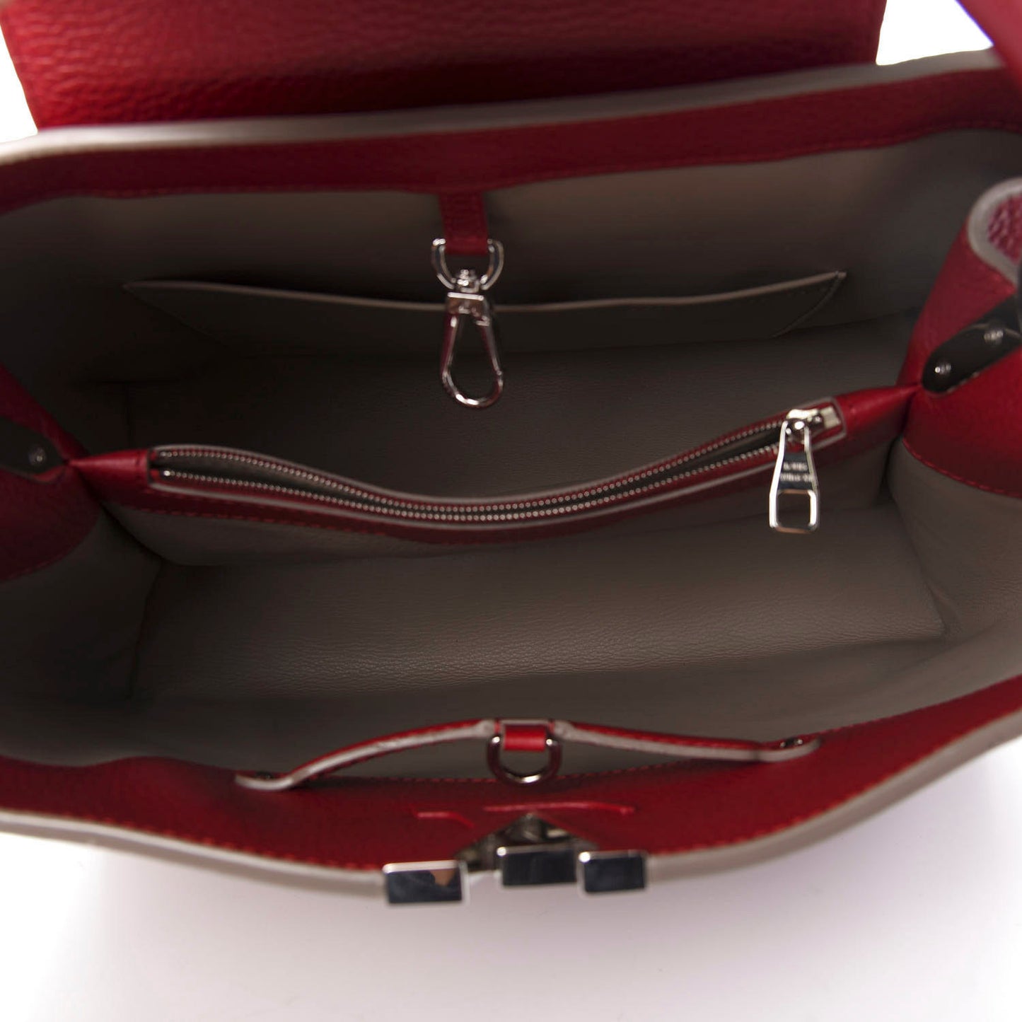 Taurillon Capucines MM Scarlet