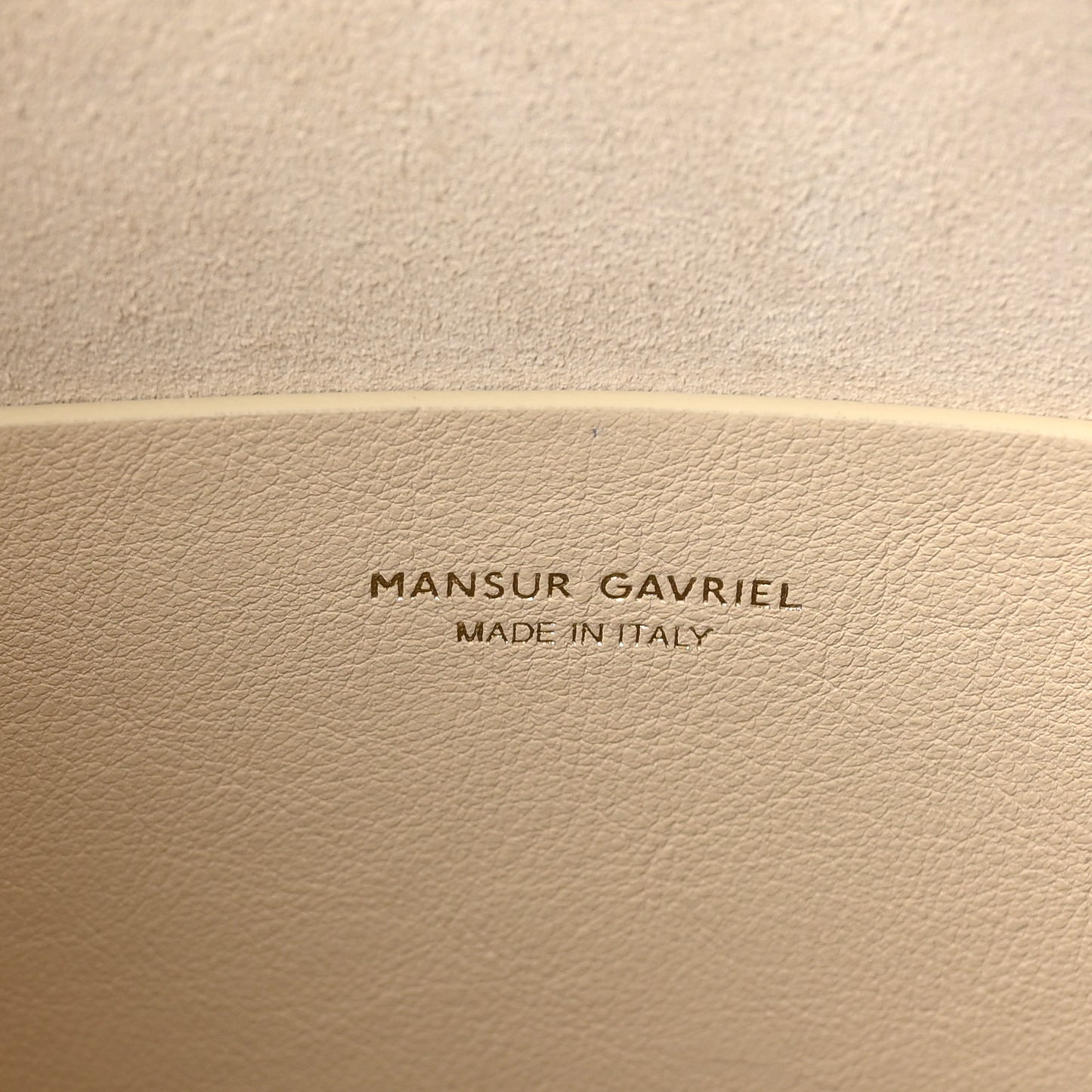 Calfskin Candy Hobo Avrio
