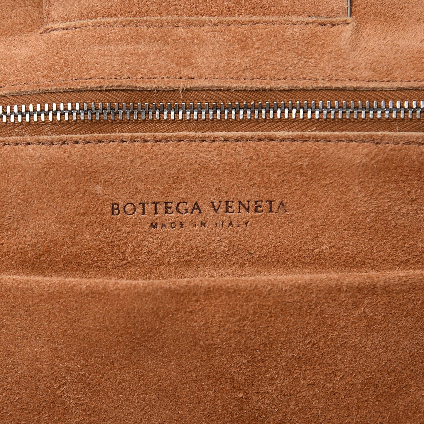 French Calfskin Maxi Intrecciato Arco 33 Bianco