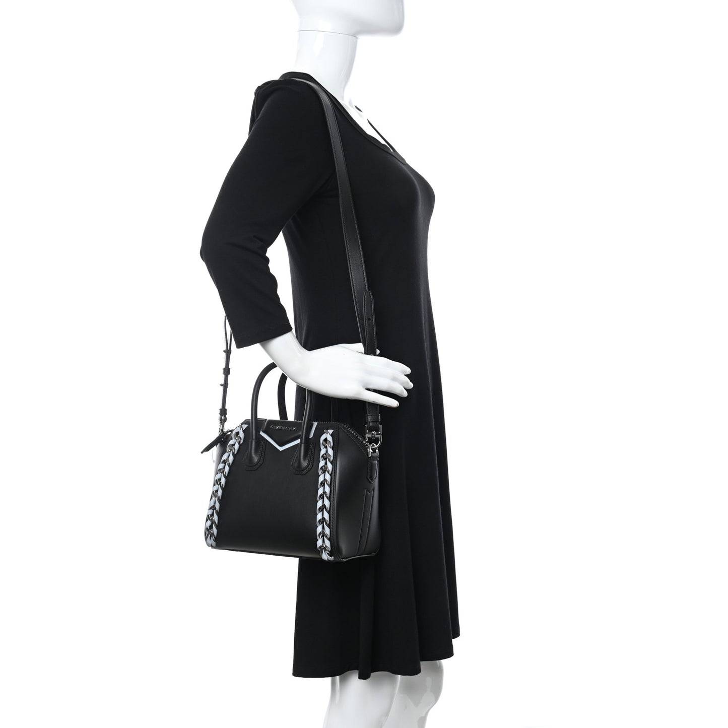 Smooth Calfskin Mini Chain Weave Antigona Black