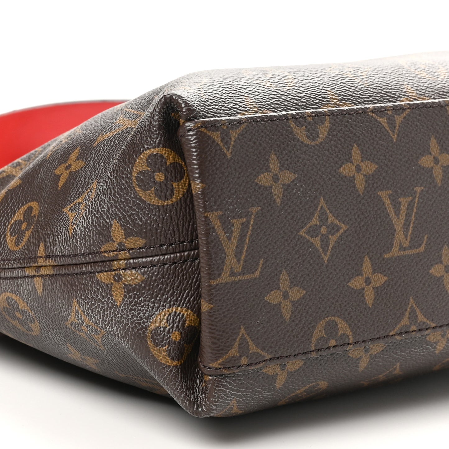 Monogram Tuileries Besace Caramel Rouge