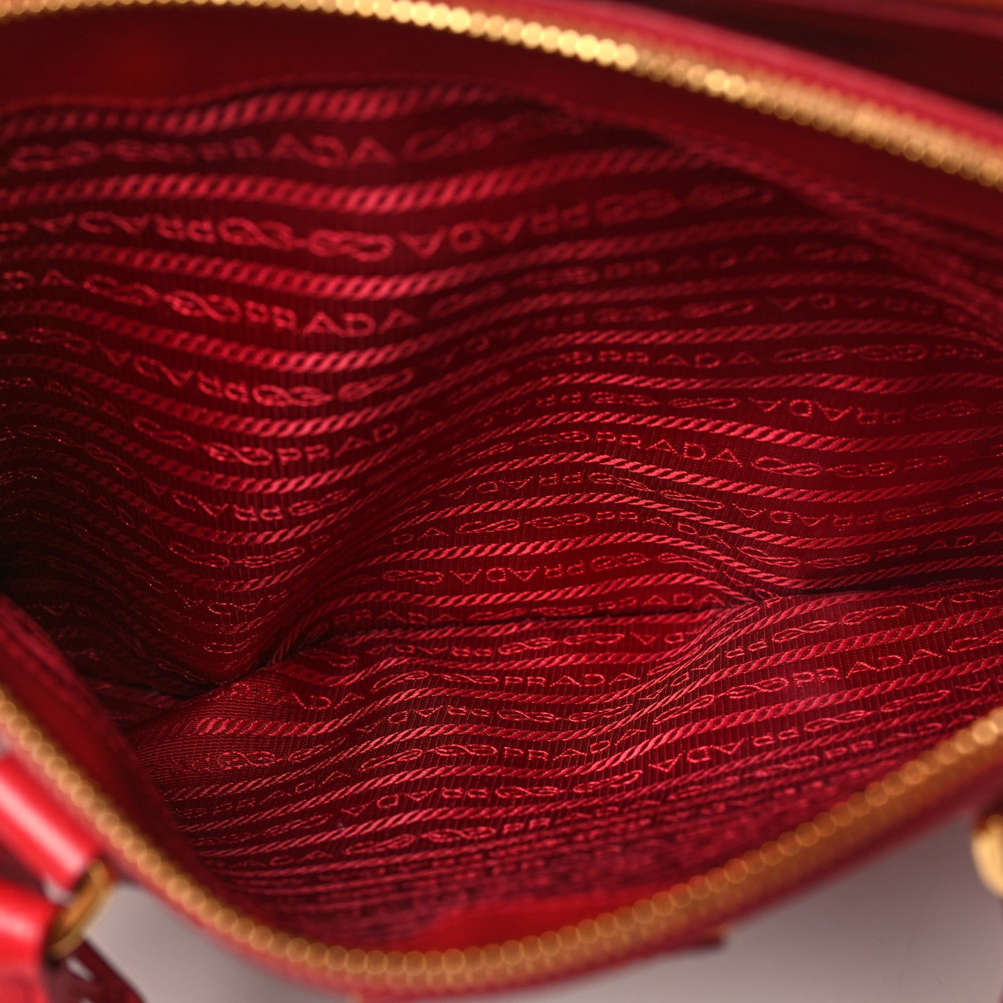 Saffiano Lux Large Galleria Double Zip Tote Fuoco