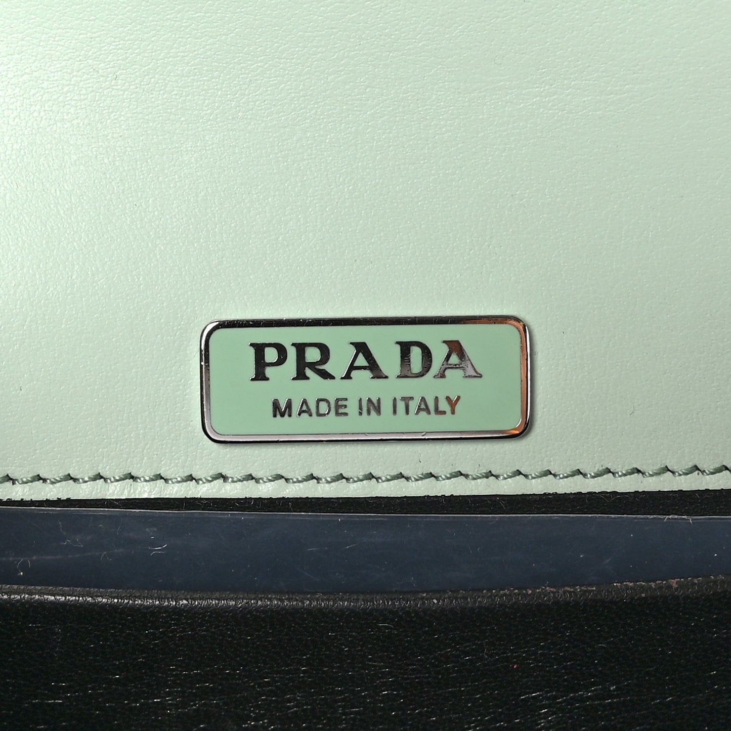 Spazzolato Soft Calf Cahier Chain Wristlet Acqua
