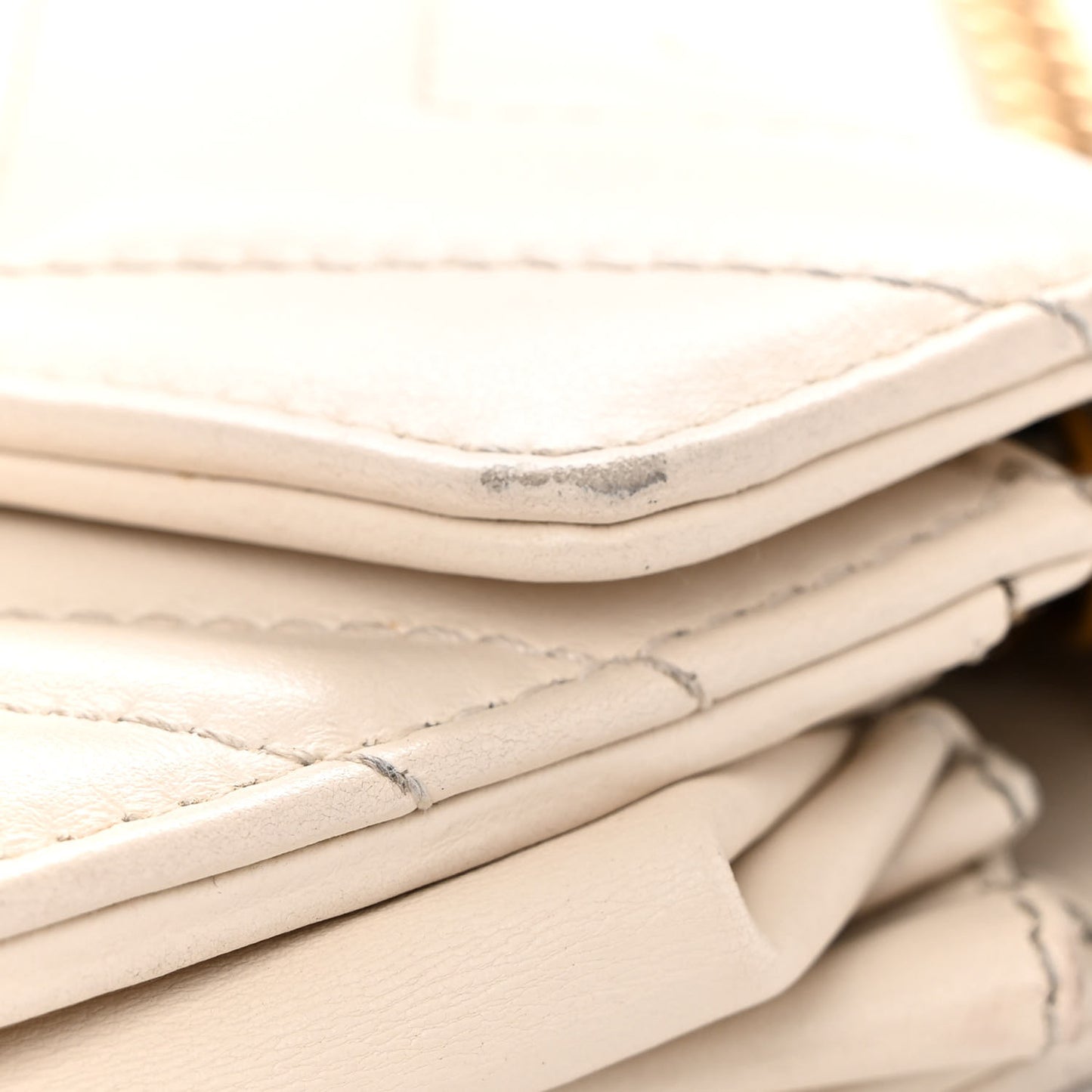 Calfskin Matelasse GG Marmont Chain Wallet Mystic White