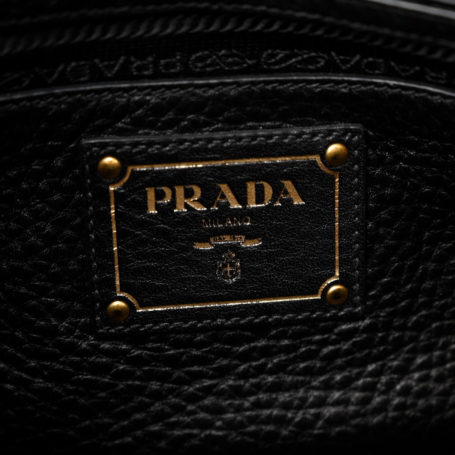 Vitello Daino Shopping Satchel Black