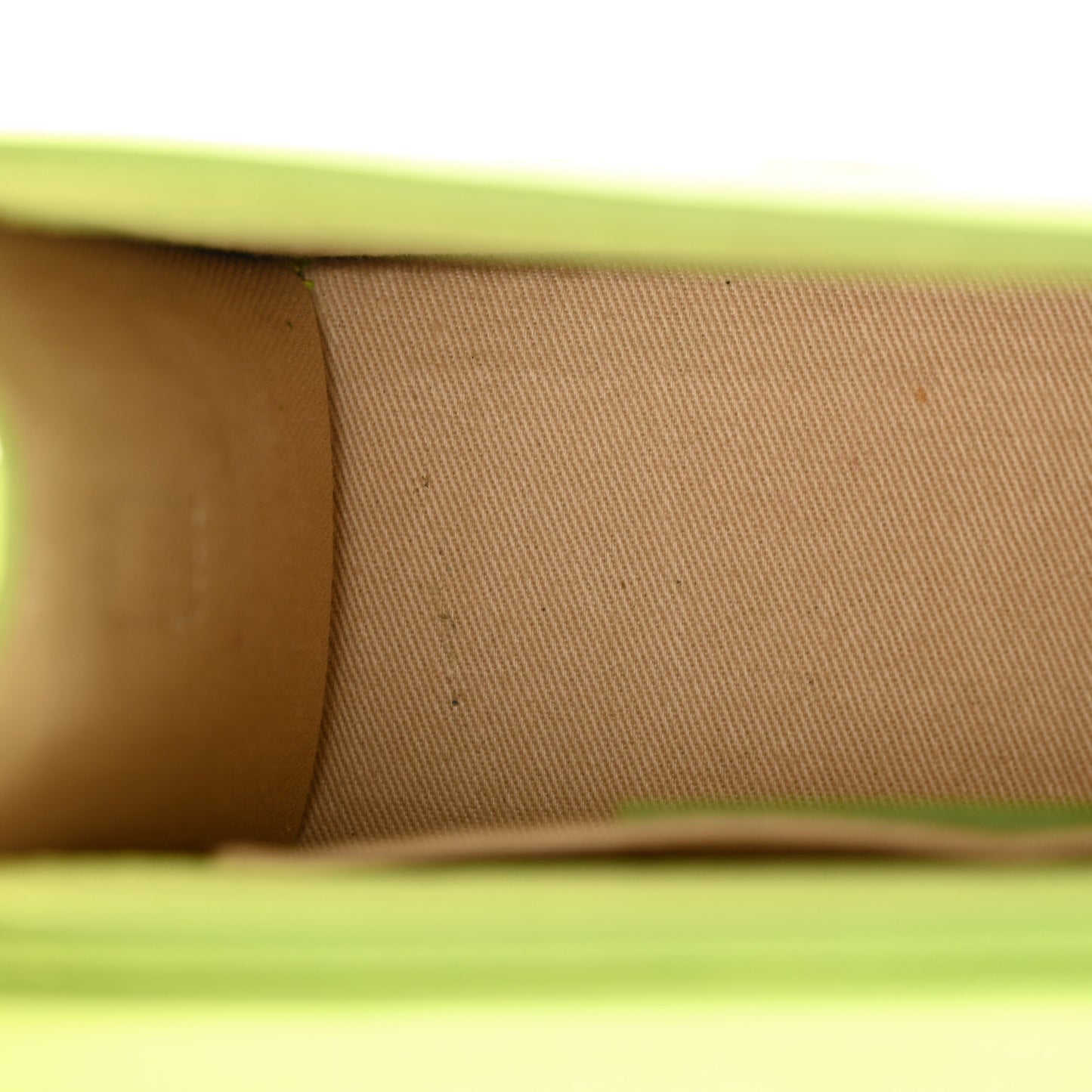 Calfskin Crocodile Embossed Le Chiquito Moyen Light Green