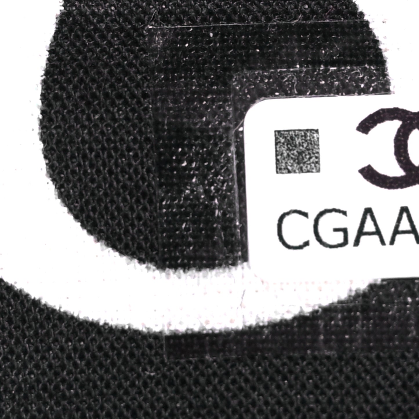 Caviar Quilted CC Logo Zip Around Card Holder Black