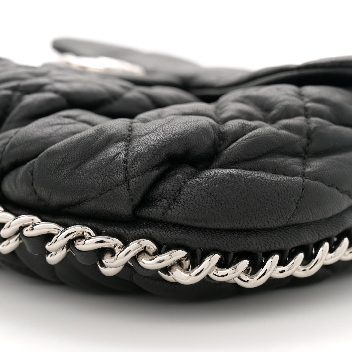 Washed Lambskin Quilted Medium Chain Around Messenger Black