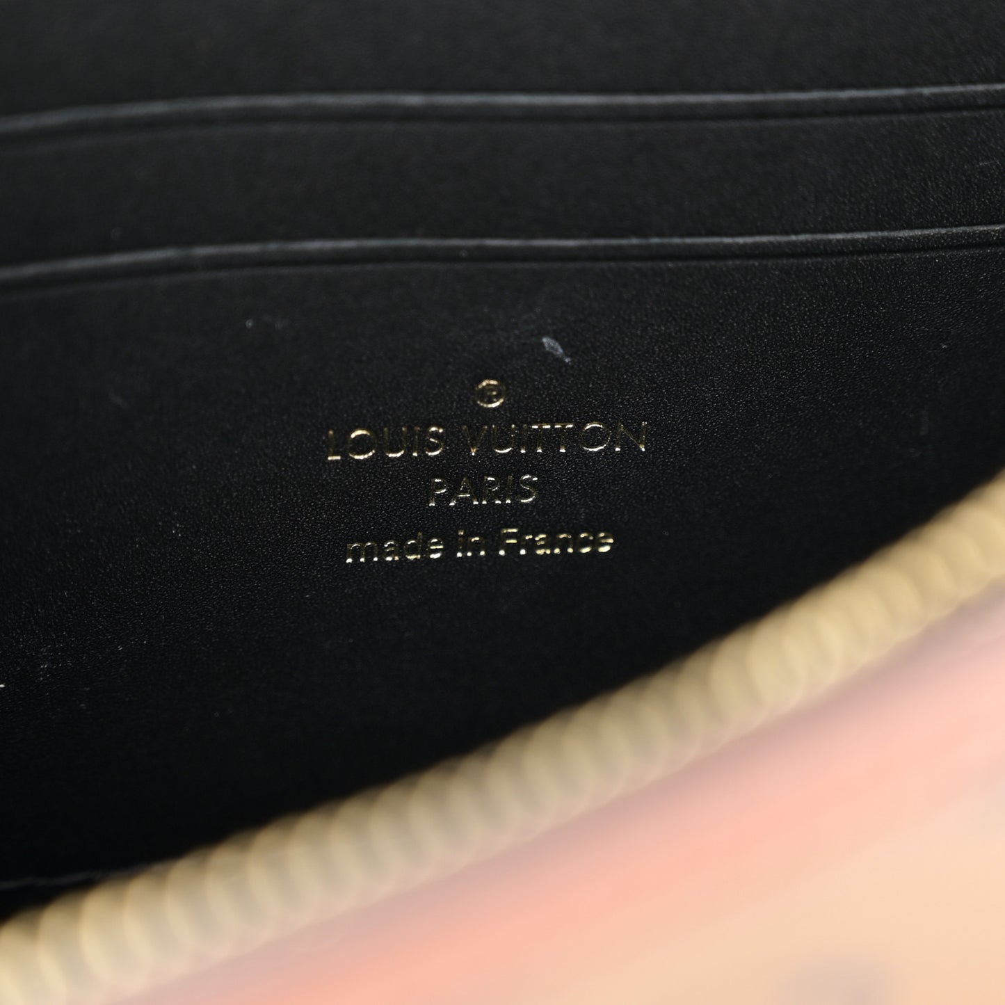 Reverse Monogram Dauphine Chain Wallet