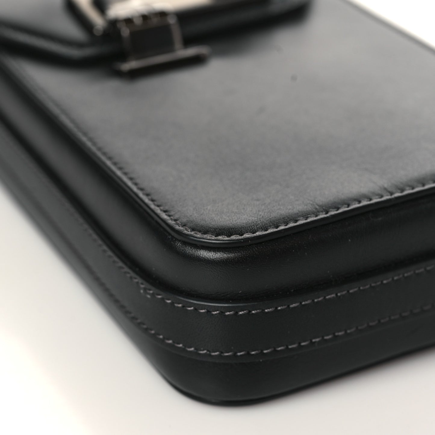 Smooth Calfskin Vertical Pouch Black