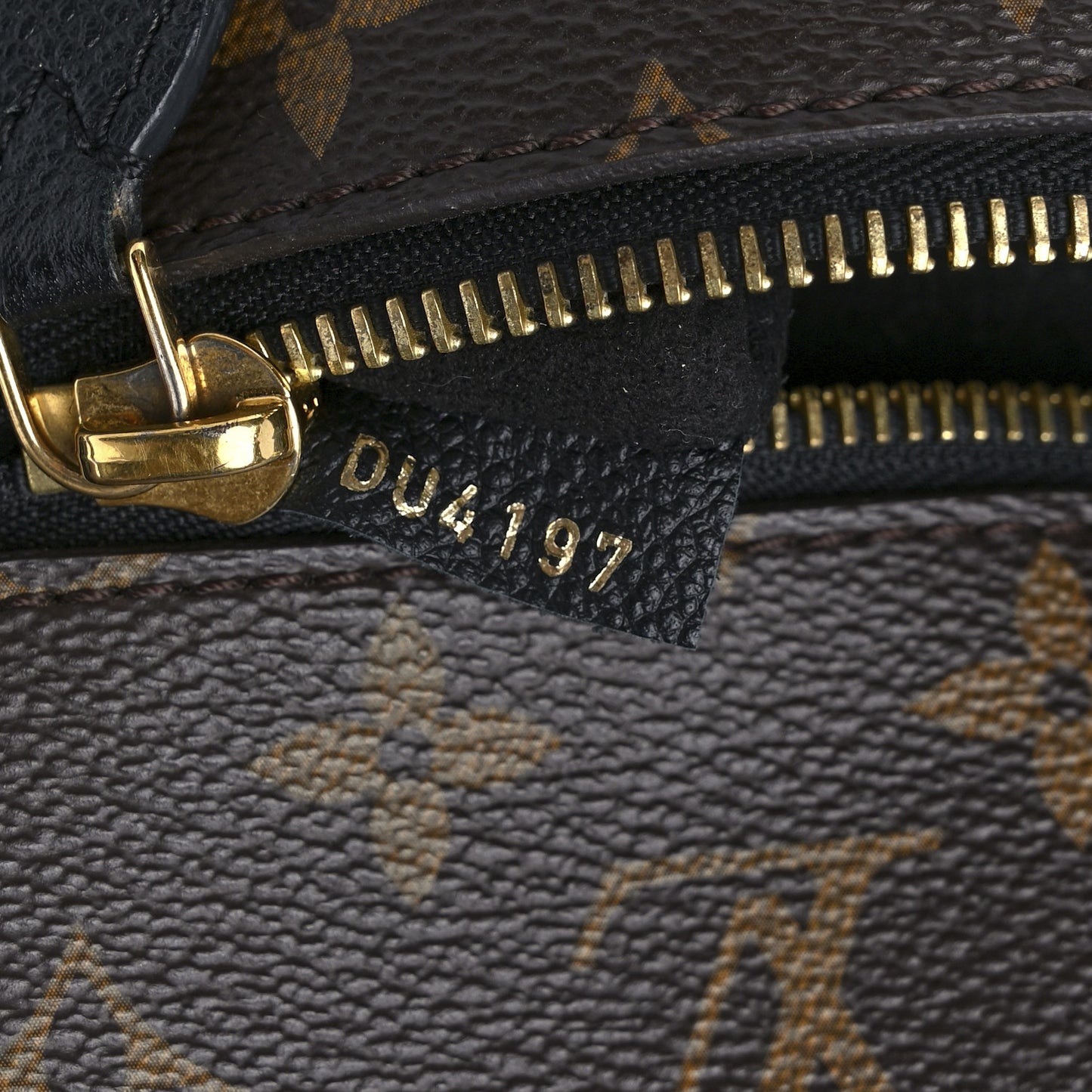 Monogram Popincourt MM Black