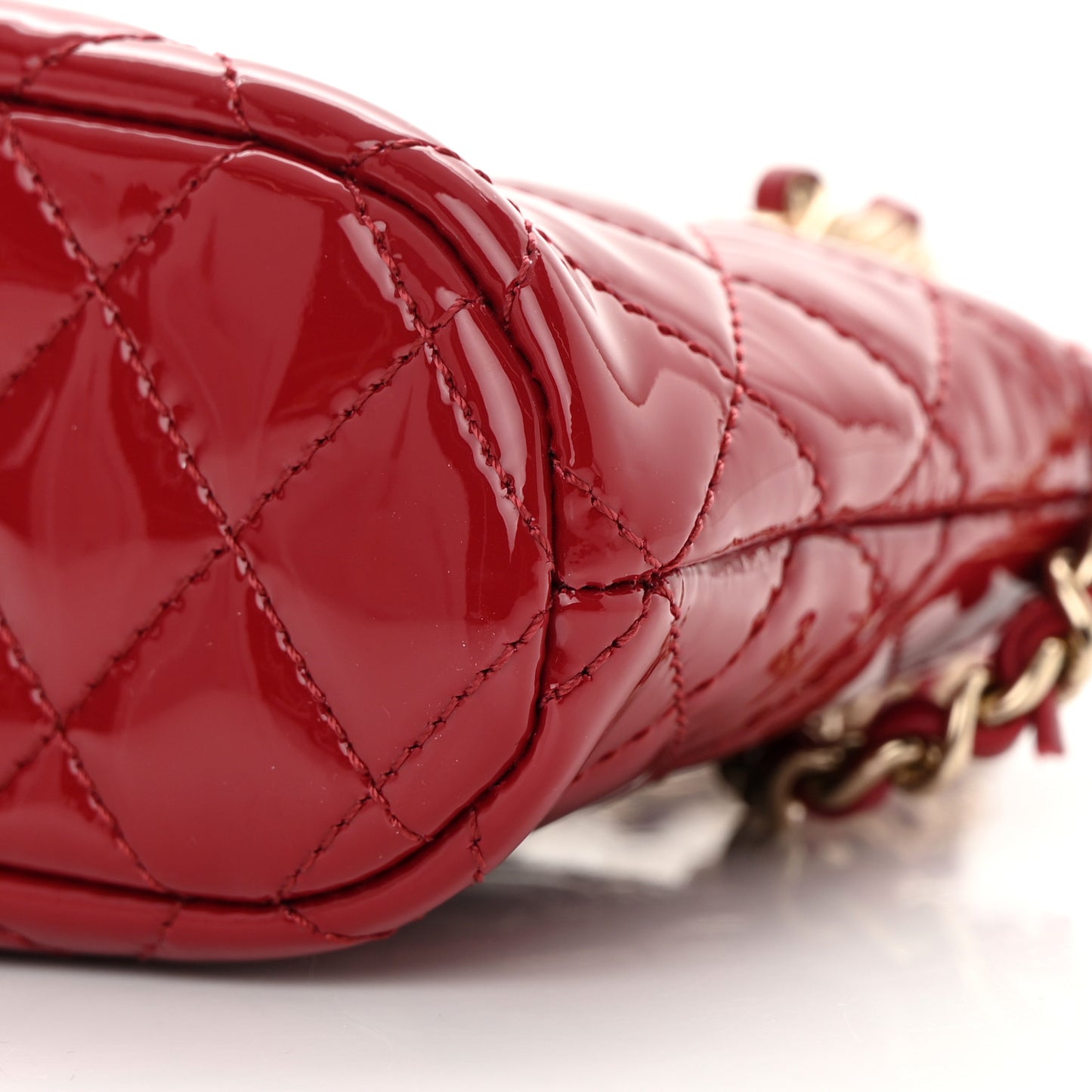 Patent Calfskin Quilted Shiny Coco Clutch With Chain Red