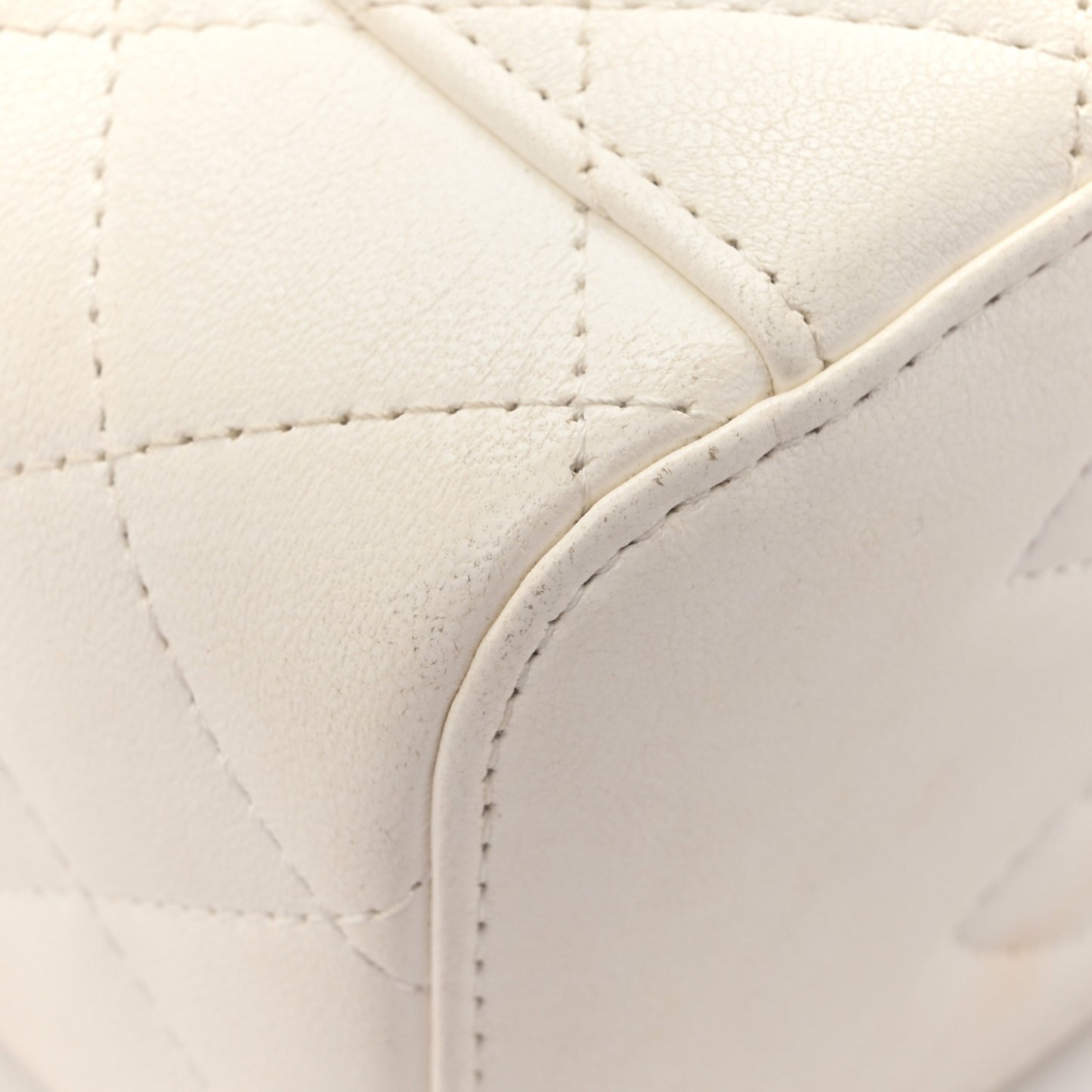 Lambskin Quilted Small CC Dynasty Vanity Case With Chain White