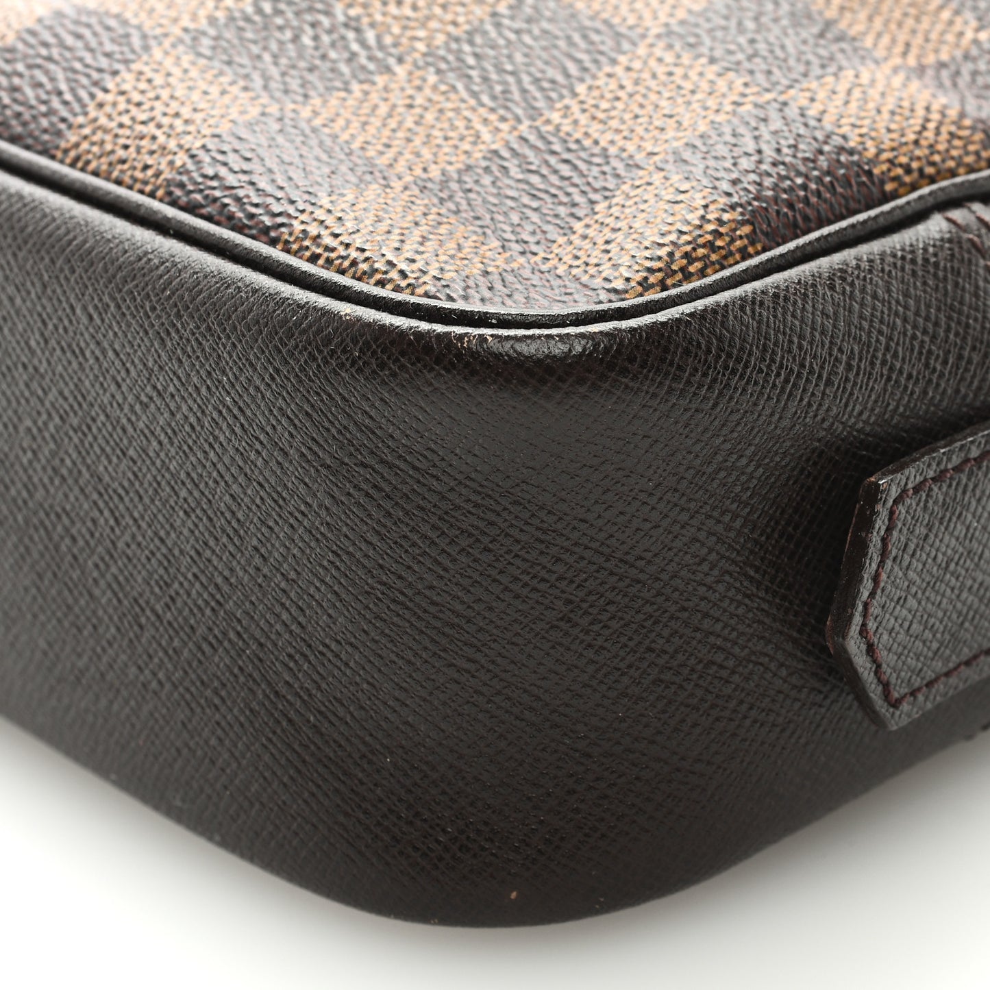 Damier Ebene Trousse Toilette 28