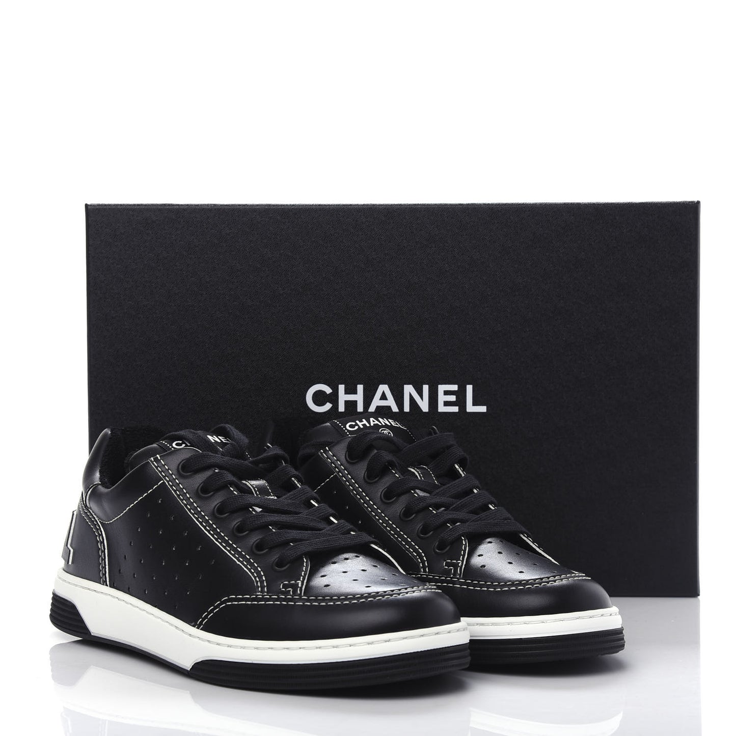 Calfskin Womens Logo Sneakers 38 Black White