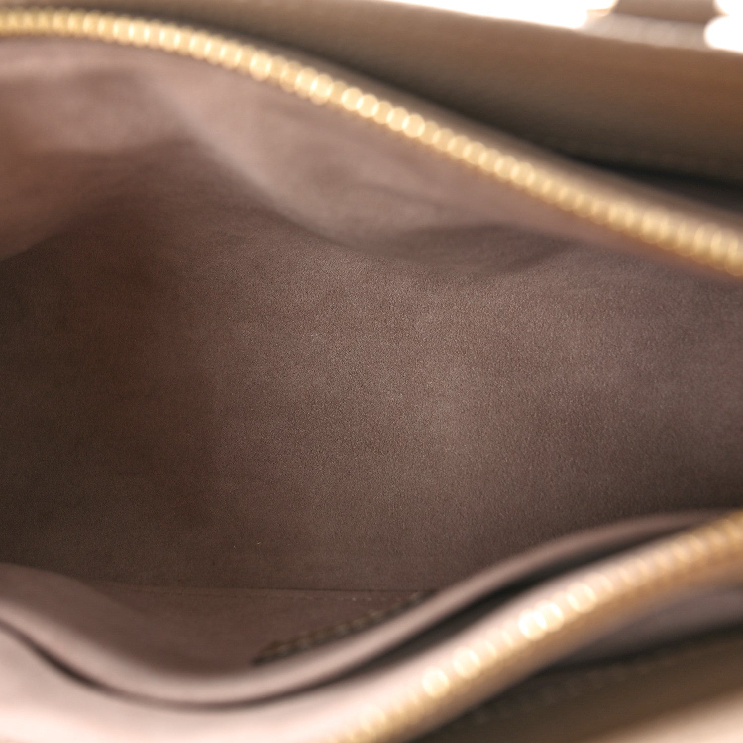 Louis Vuitton Empreinte OnTheGo East West Dove Cream 5 of 8