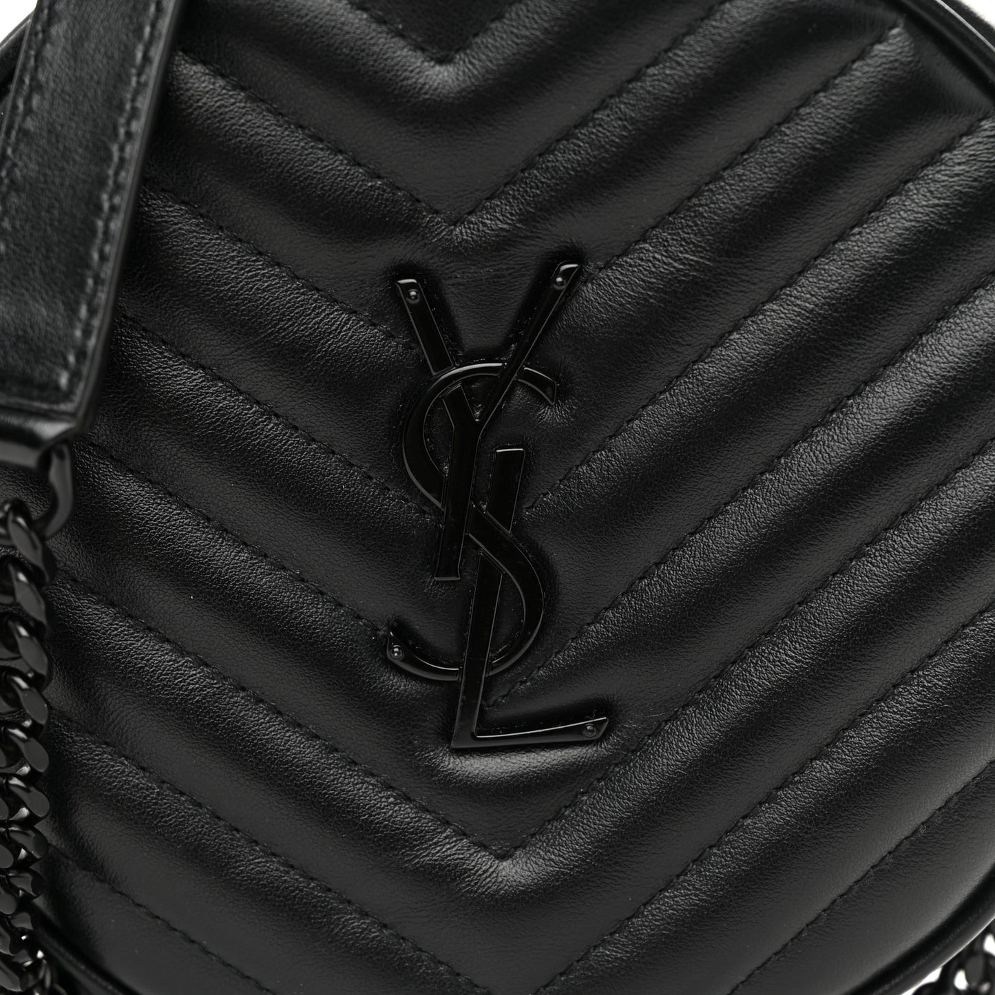 Calfskin Matelasse Chevron Round Vinyle Camera Bag Black