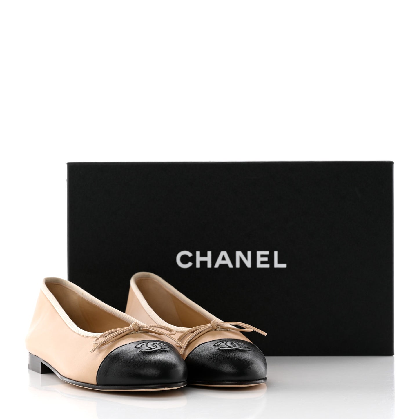 Lambskin Cap Toe CC Ballerina Flats 37 Beige Black