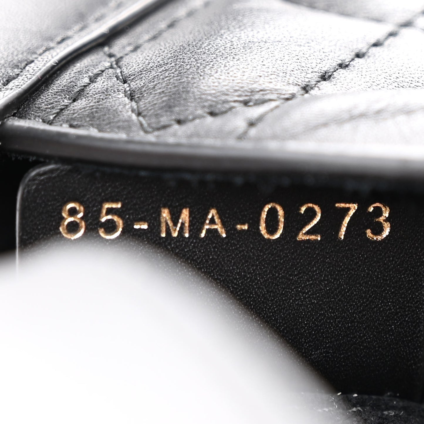 Calfskin Macrocannage Medium Toujours Black
