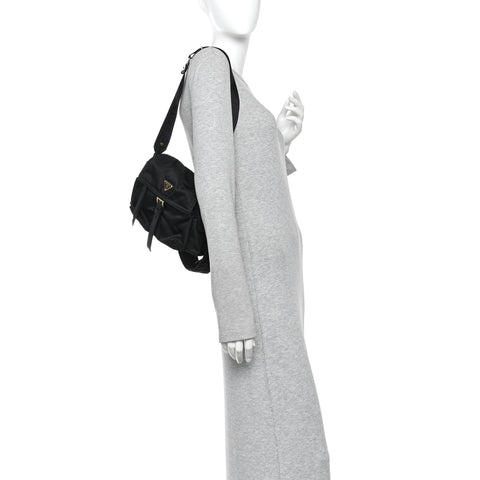 Re-Nylon Medium Explore Shoulder Bag Black