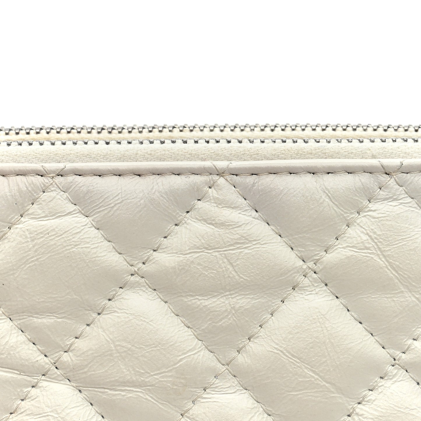 Aged Calfskin Quilted Small Gabrielle Clutch With Chain White Black