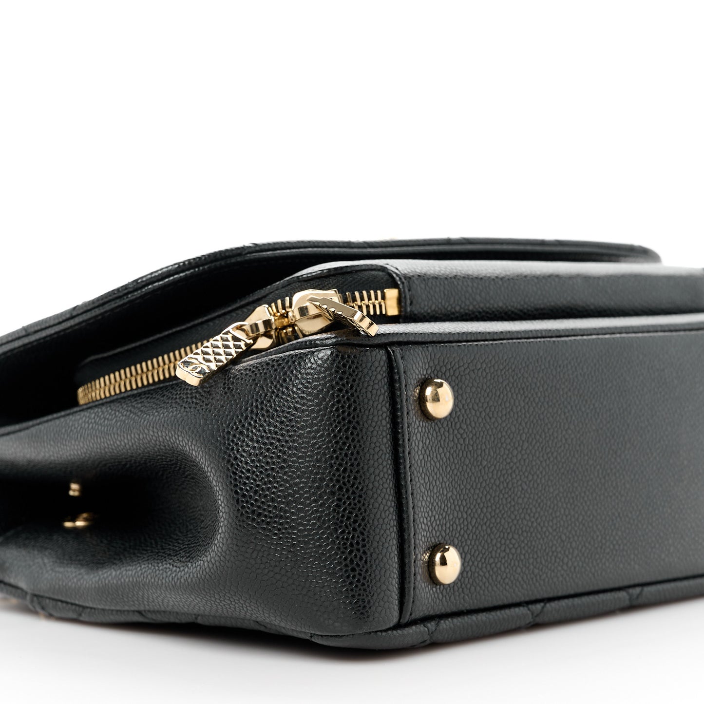 Caviar Quilted Medium Business Affinity Flap Black