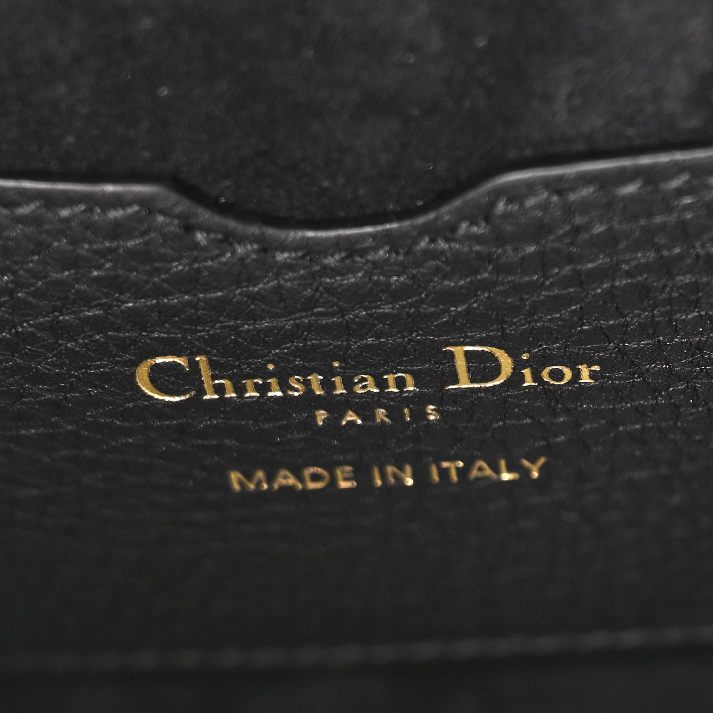 Grained Calfskin Medium Bobby Flap Black