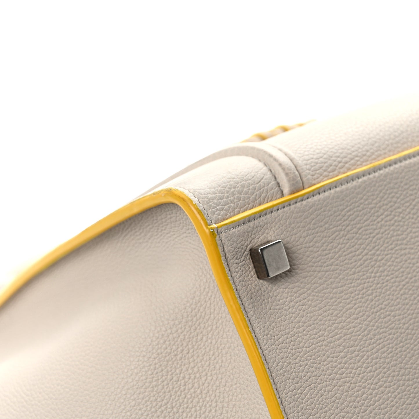 Grained Calfskin Medium Phantom Luggage Powder