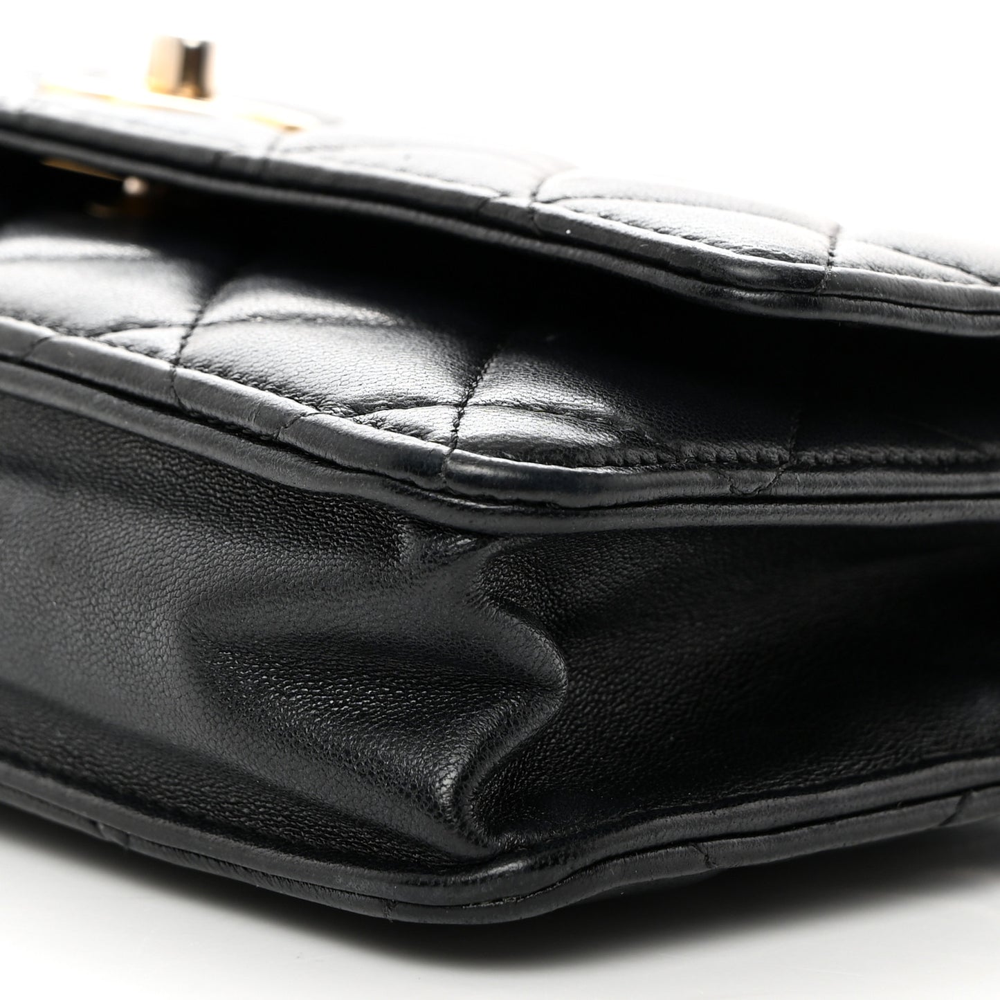 Lambskin Quilted CC Pearl Crush Wallet on Chain WOC Black