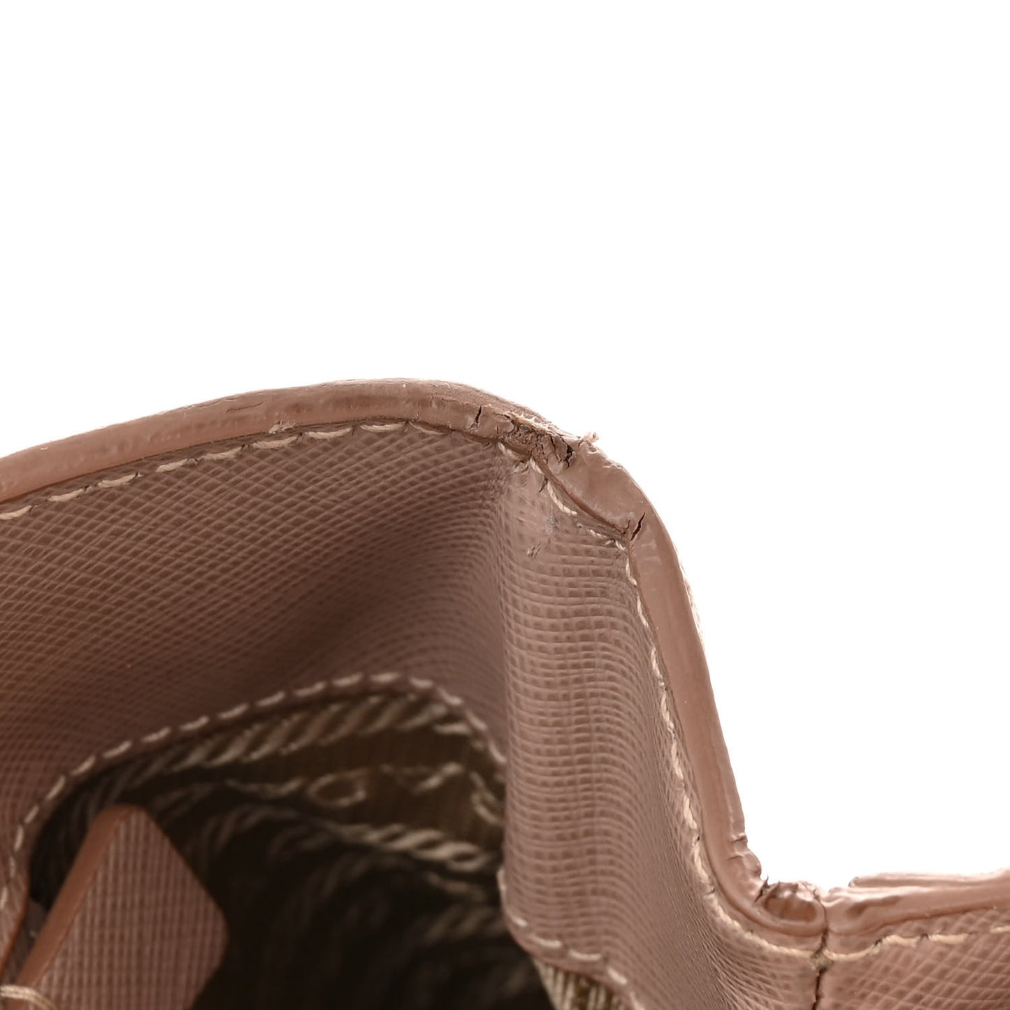Saffiano Lux Medium Tote Cammeo