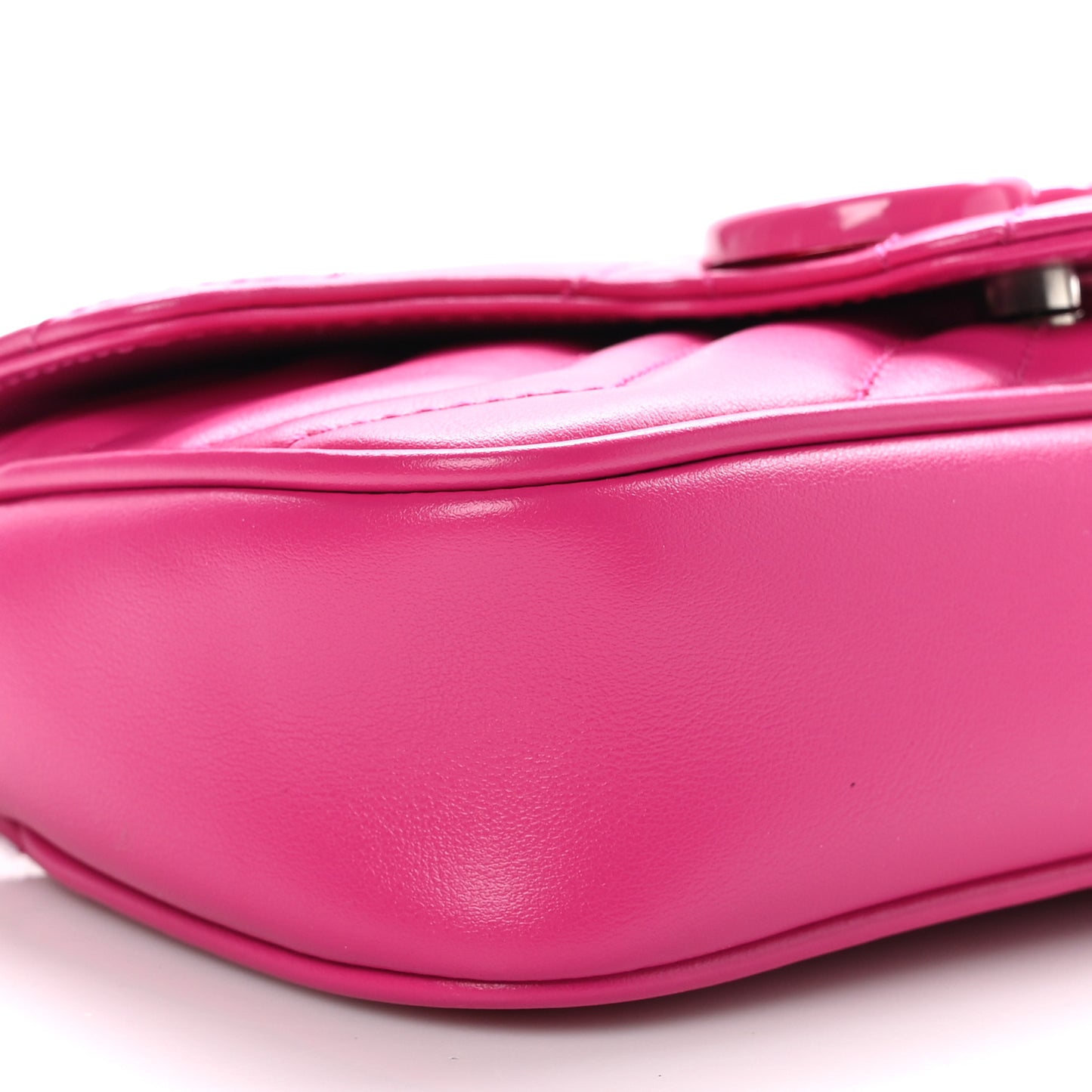 Calfskin Matelasse Monochrome GG Marmont Chain Belt Bag Classic Fuxia