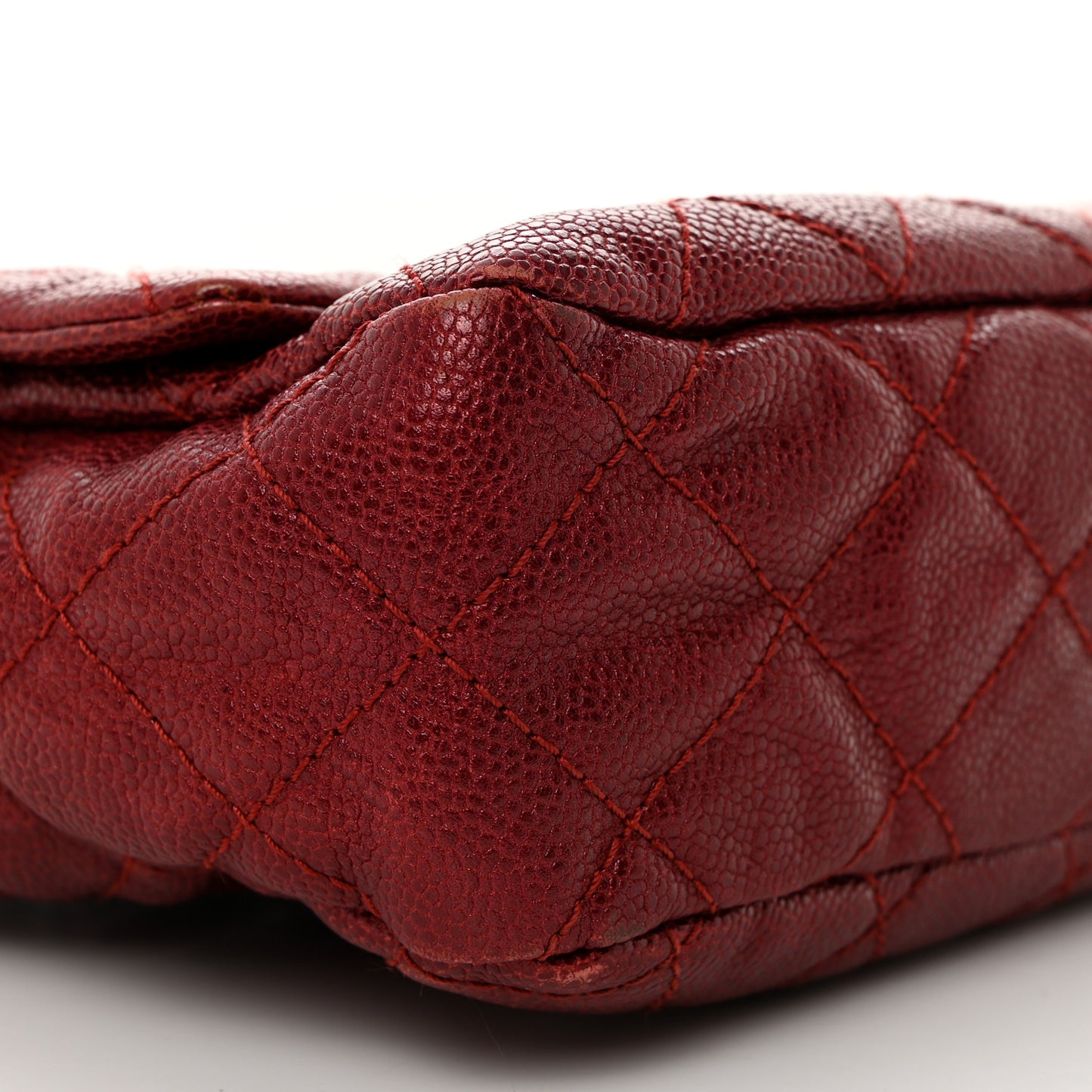 Iridescent Caviar Quilted Large Chic Flap Red