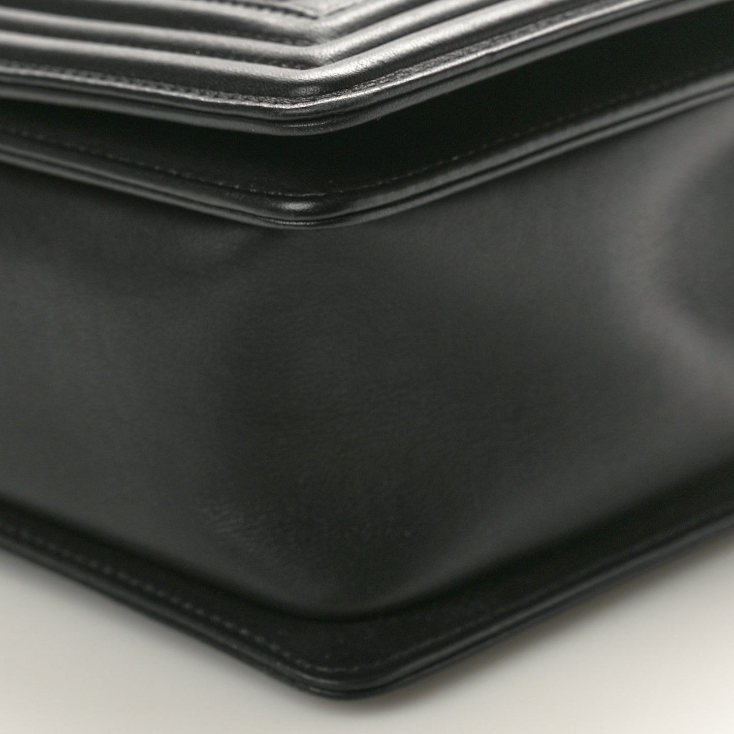 Calfskin Chevron Quilted New Medium Boy Flap Black