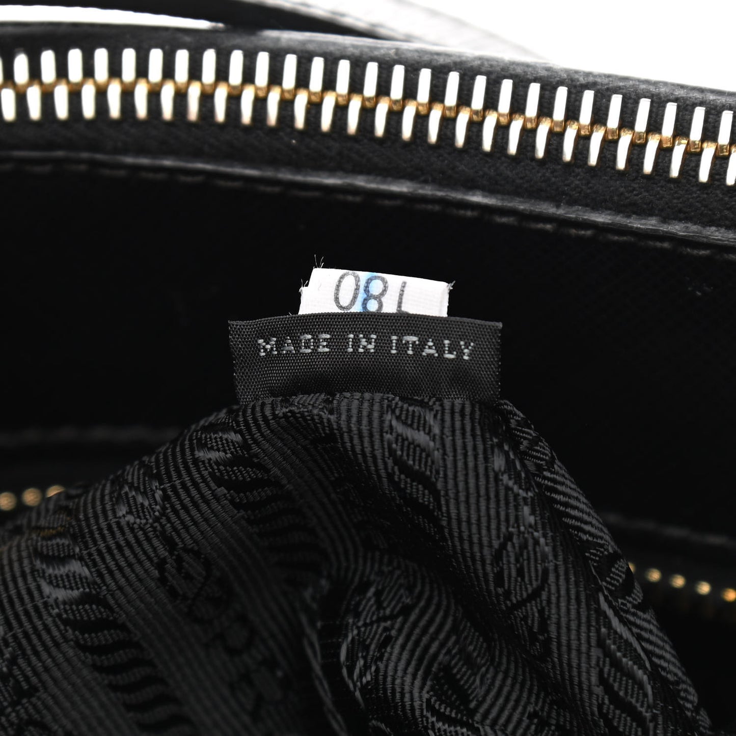 Saffiano Medium Galleria Double Zip Tote Black