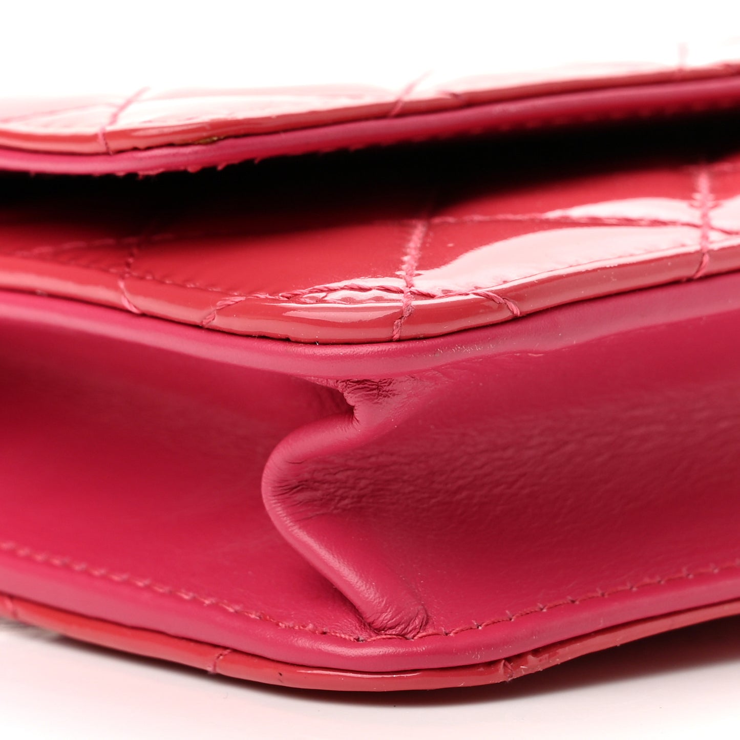 Patent Quilted Wallet On Chain WOC Fuchsia