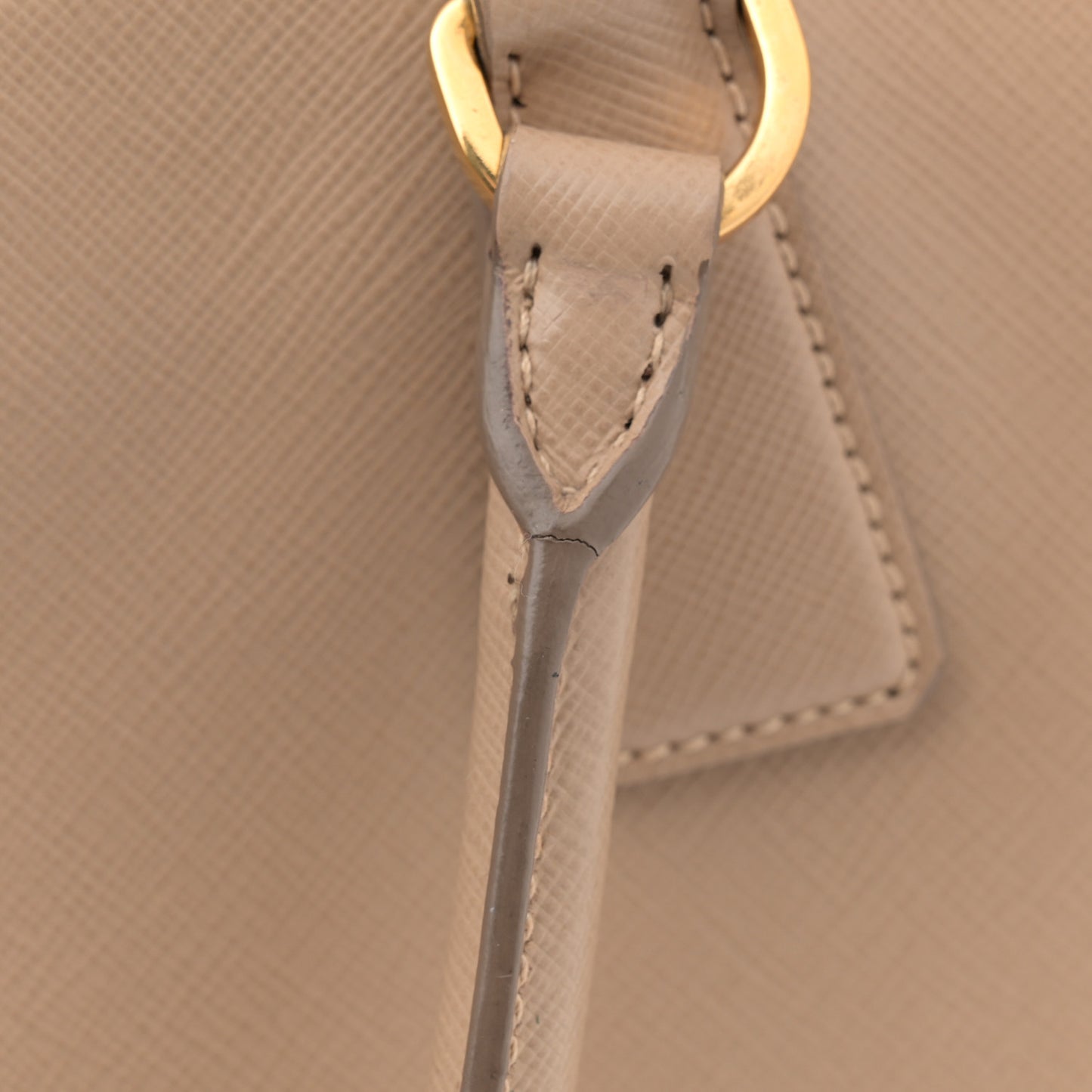 Saffiano Medium Galleria Double Zip Tote Cammeo