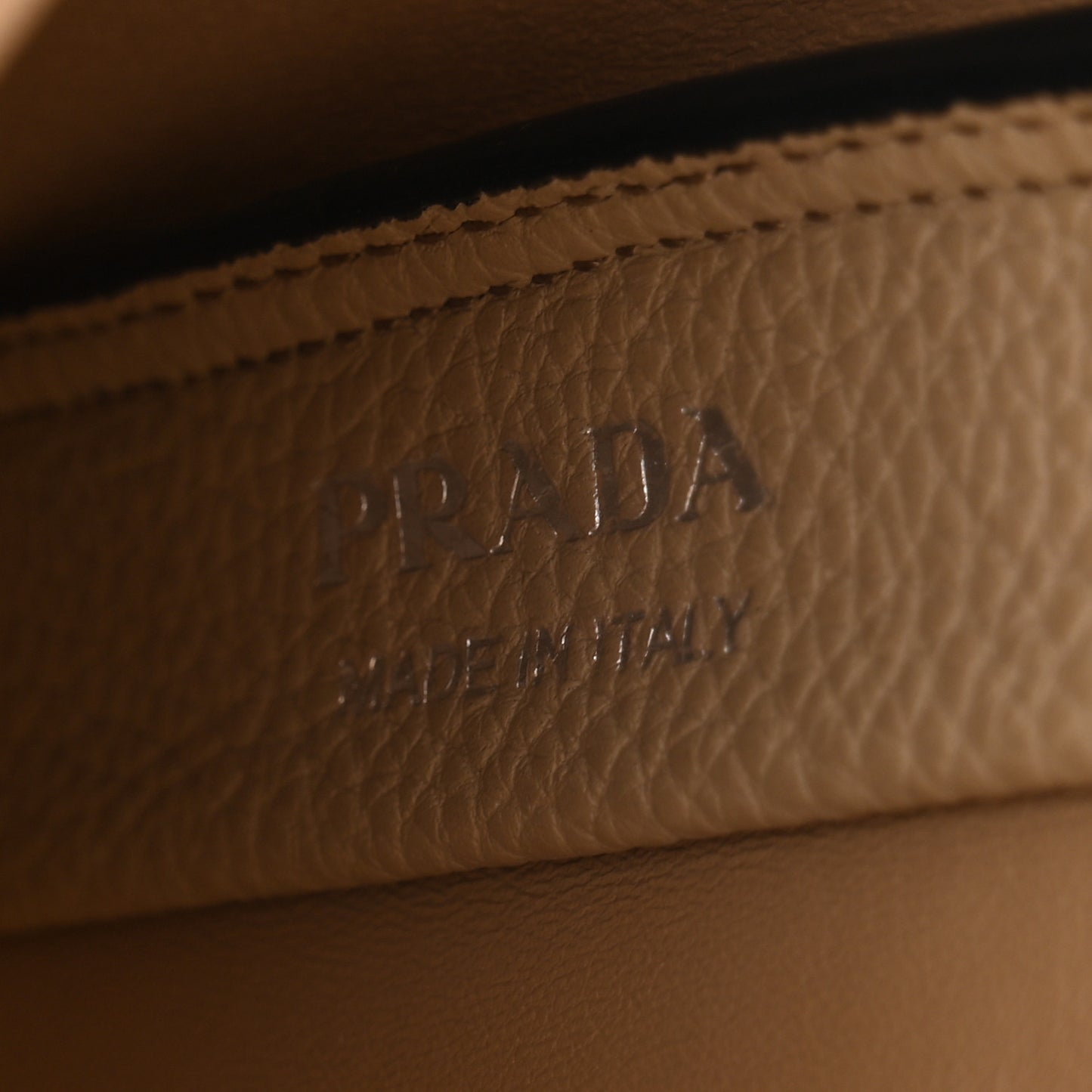 Vitello Daino Soft Mini Dynamique Tote Sabbia