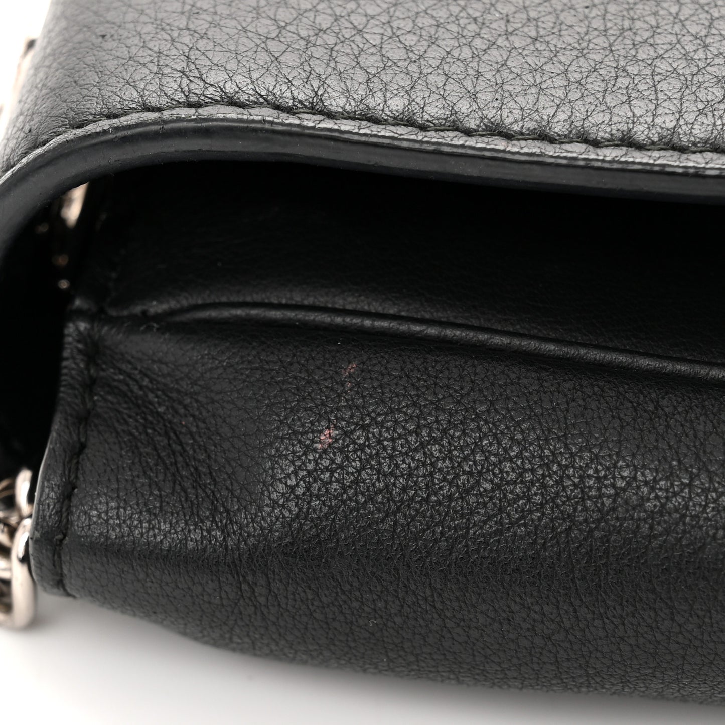 Pebbled Calfskin Logo Everyday Flap Chain Wallet Black
