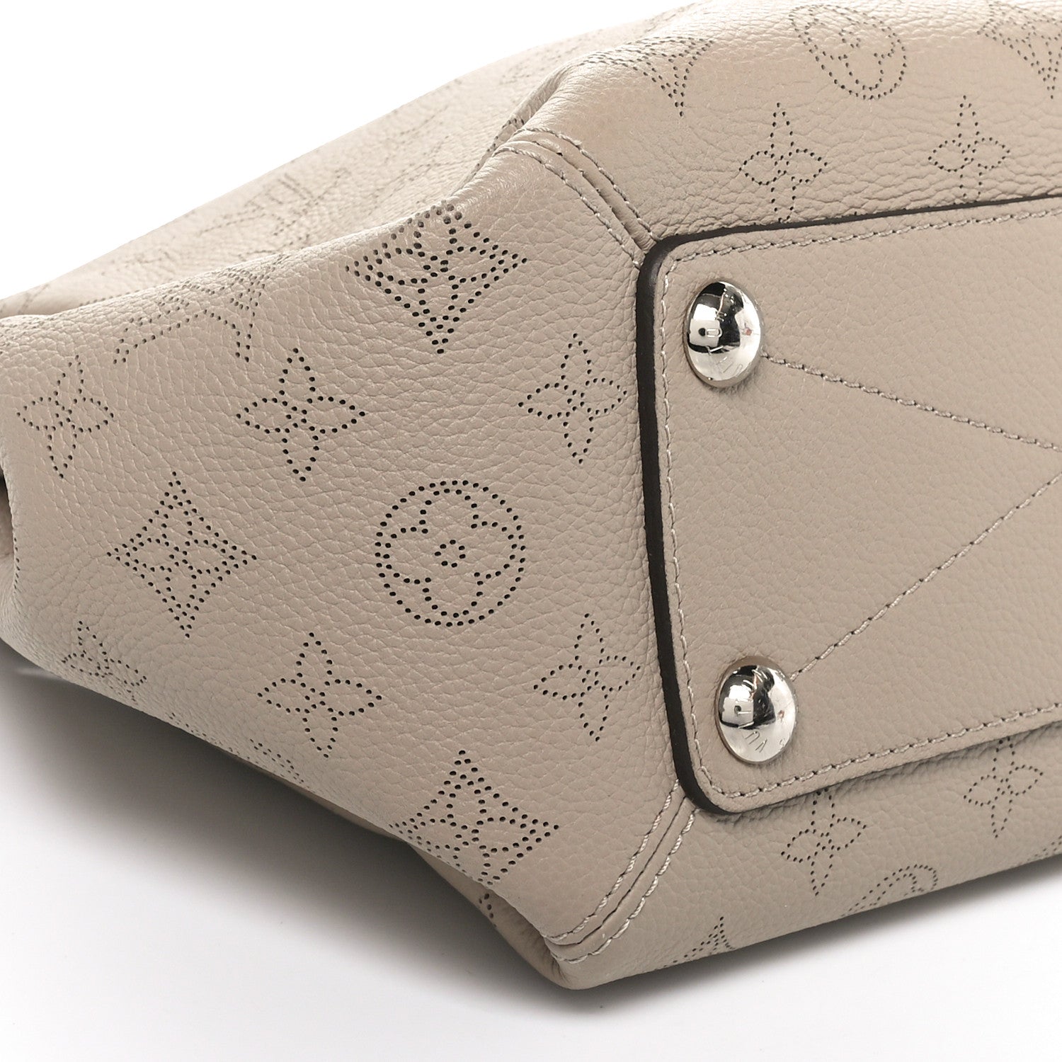 Louis Vuitton Mahina Babylone Chain BB Galet 9 of 10