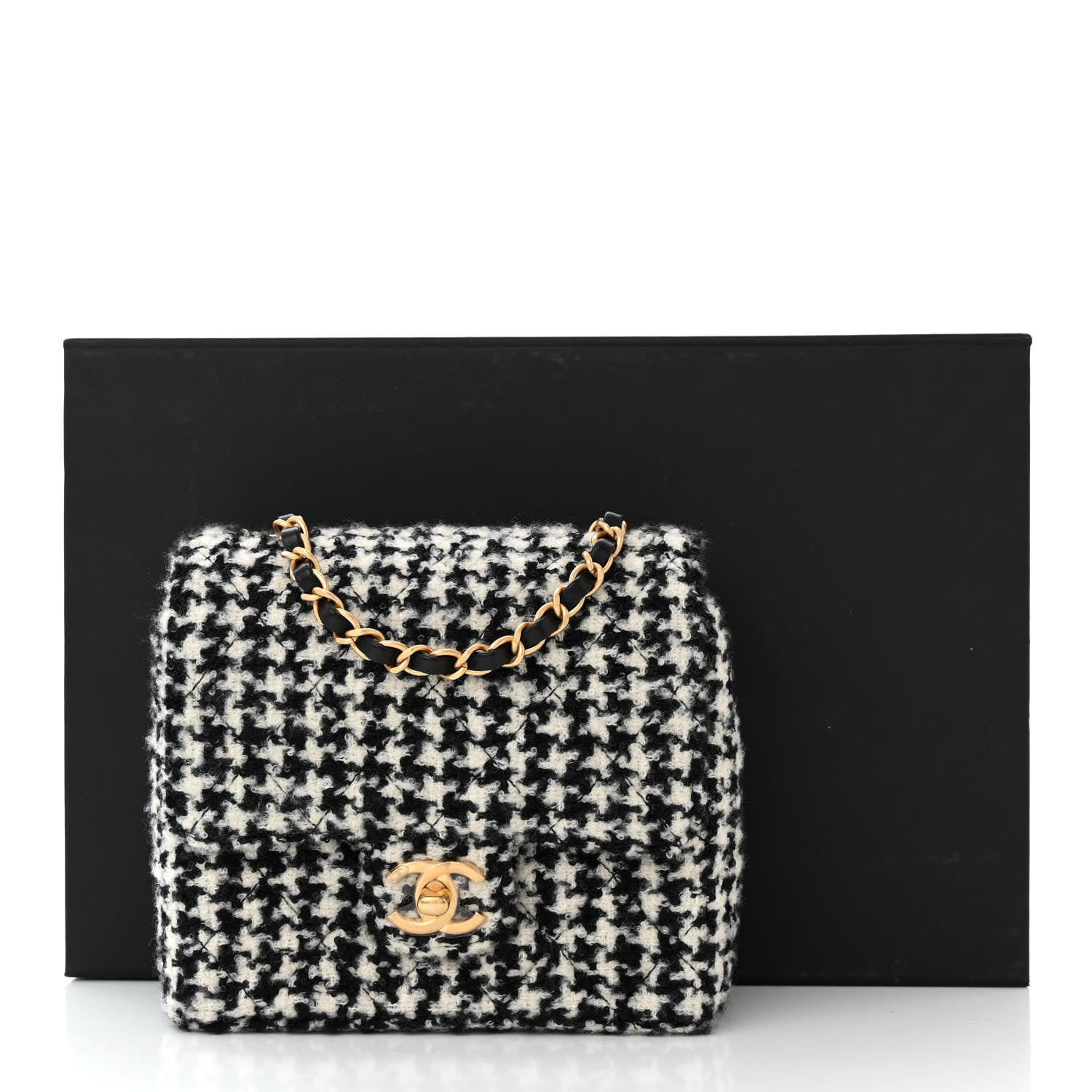 Chanel Tweed Houndstooth Quilted Mini Square Flap 11 of 11