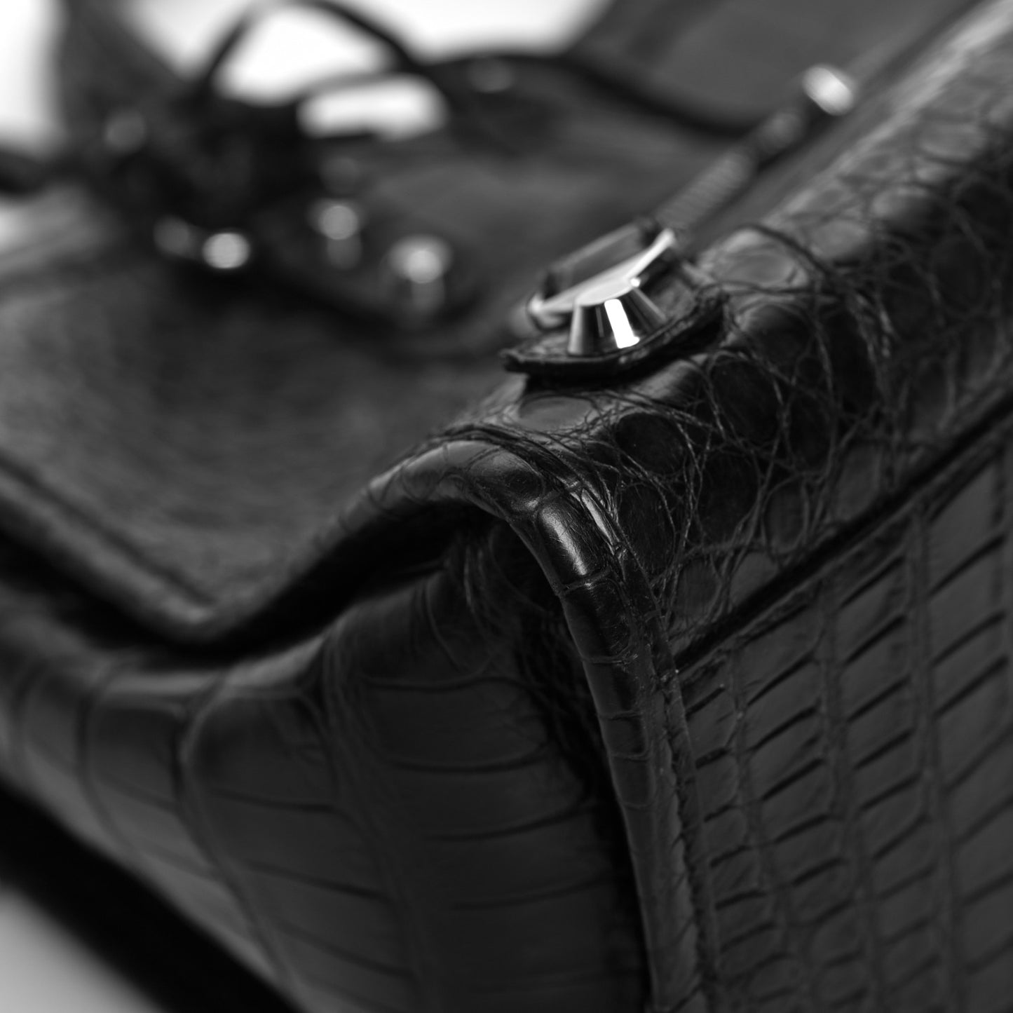 Crocodile City Black