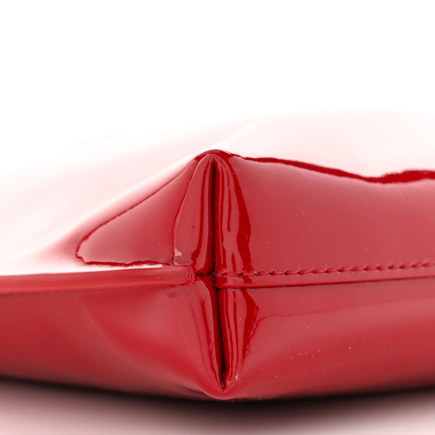 Patent Calfskin Small Suzanne Hobo Red