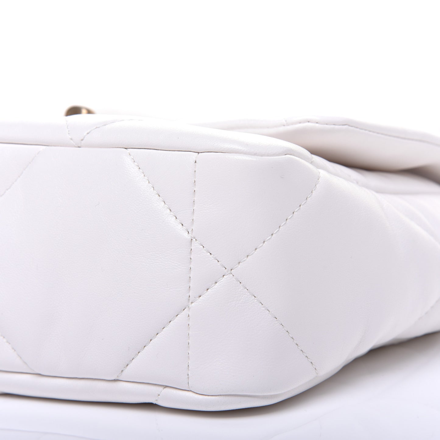 Lambskin Quilted Medium 19 Flap White