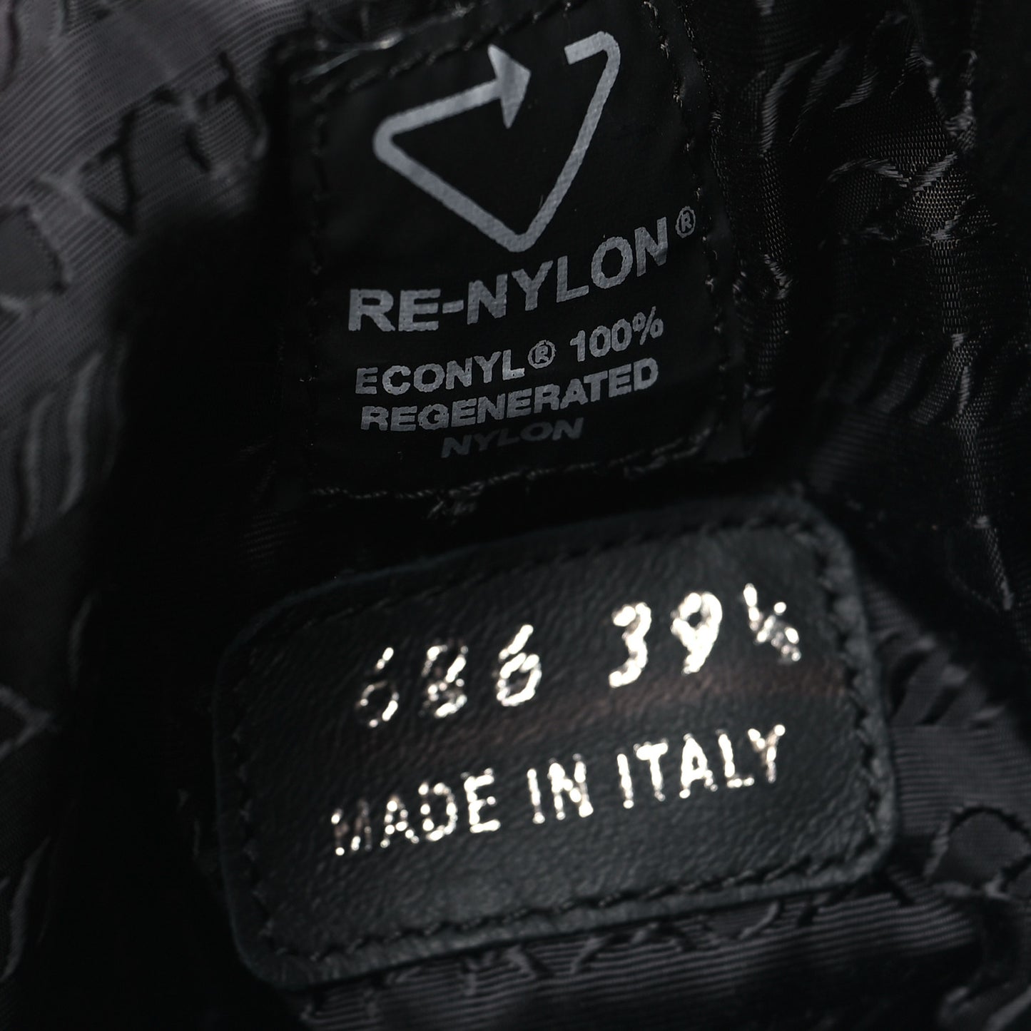 Re-Nylon Piuma Triangle Logo Padded Drawcord 20mm Snow Boots 39.5 Black