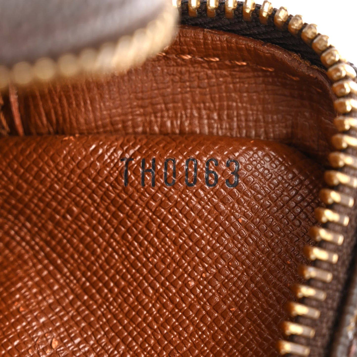 Monogram Amazone