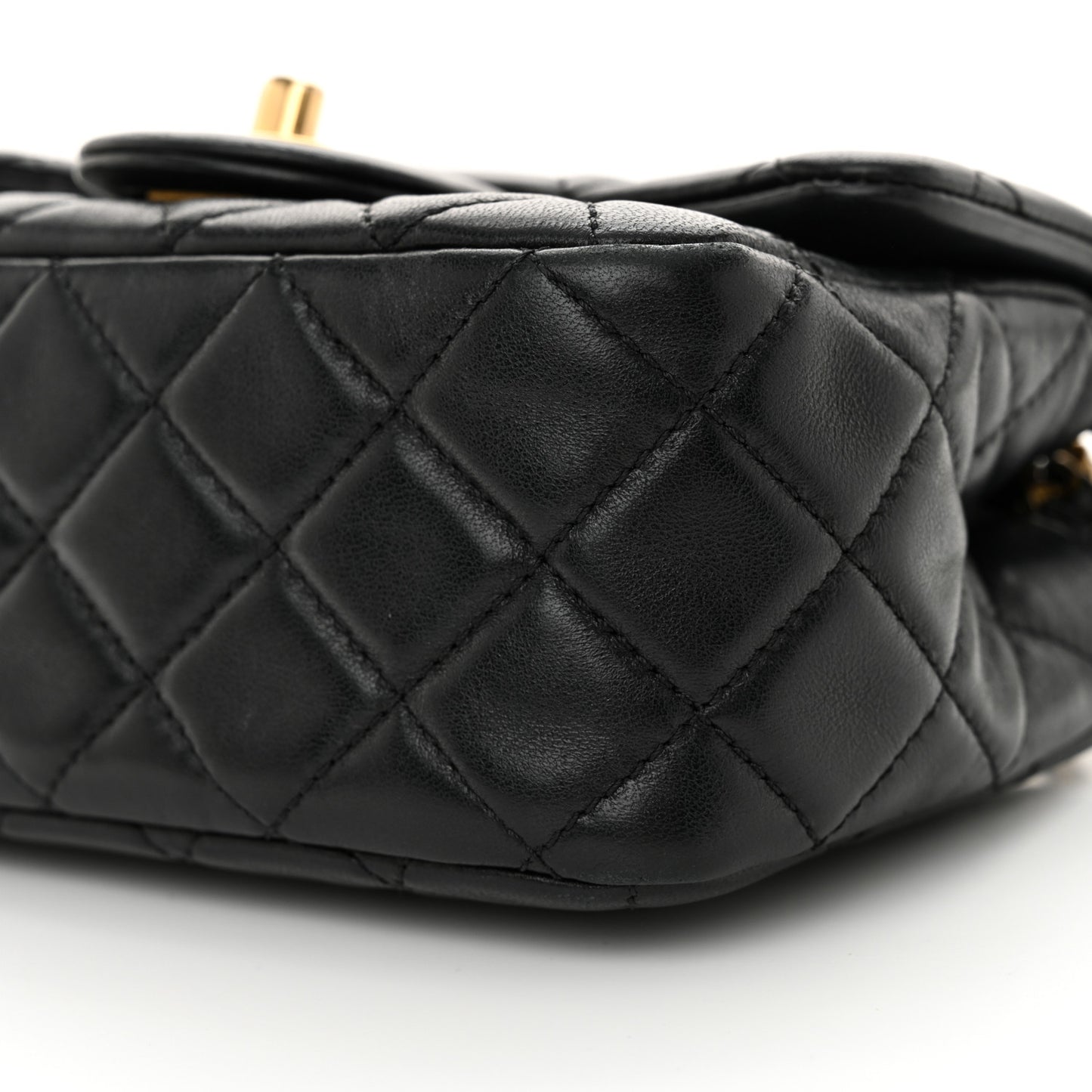 Lambskin Quilted Mini Pearl Crush Flap Black
