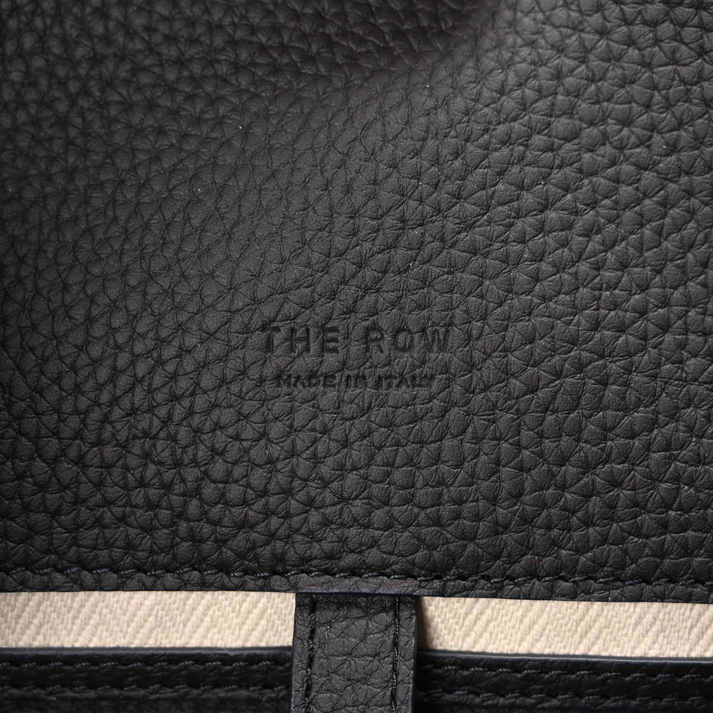Matte Grained Calfskin Soft Margaux 12 Black